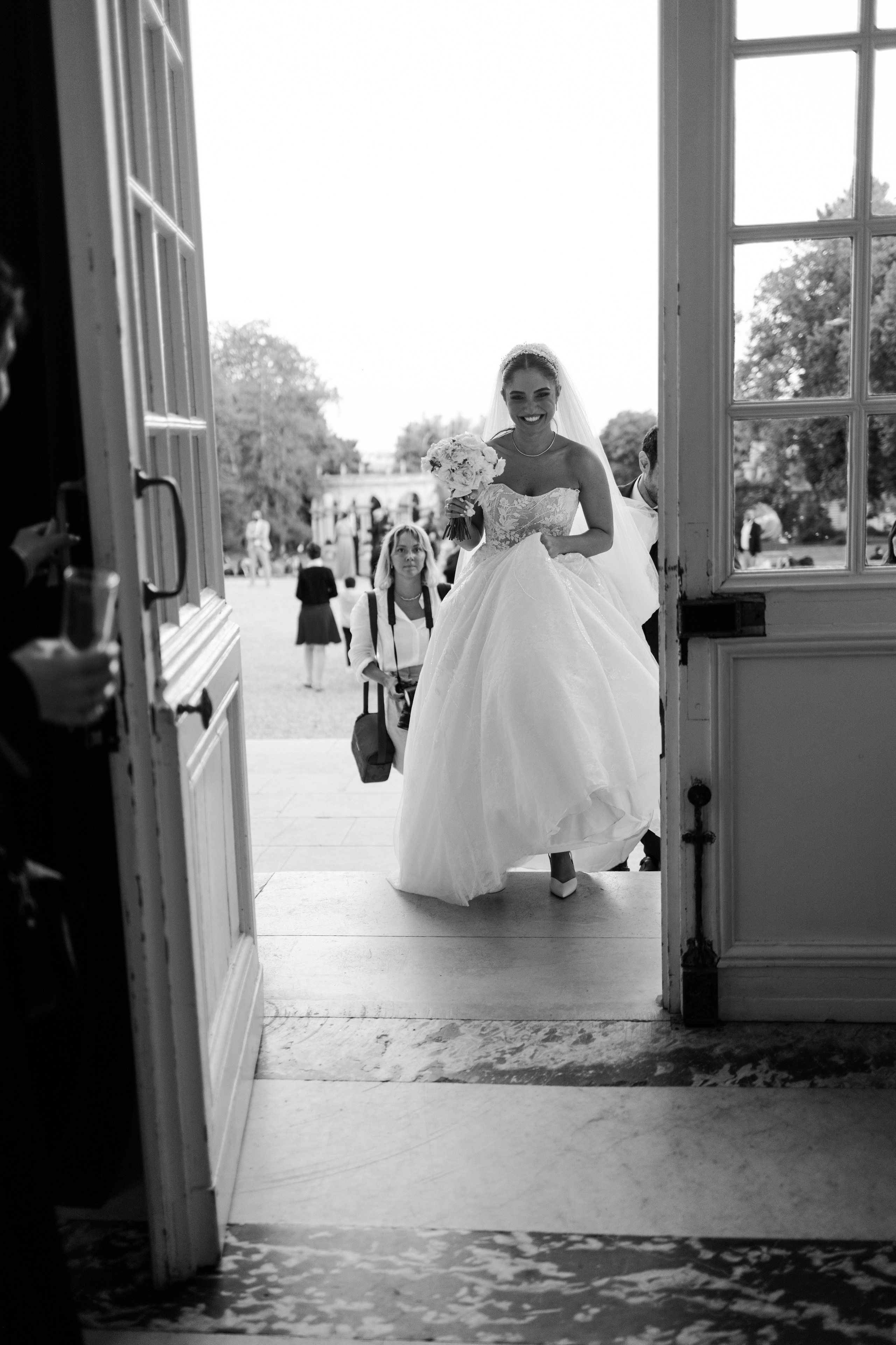 Chloe & Romeo. Photographer in Paris