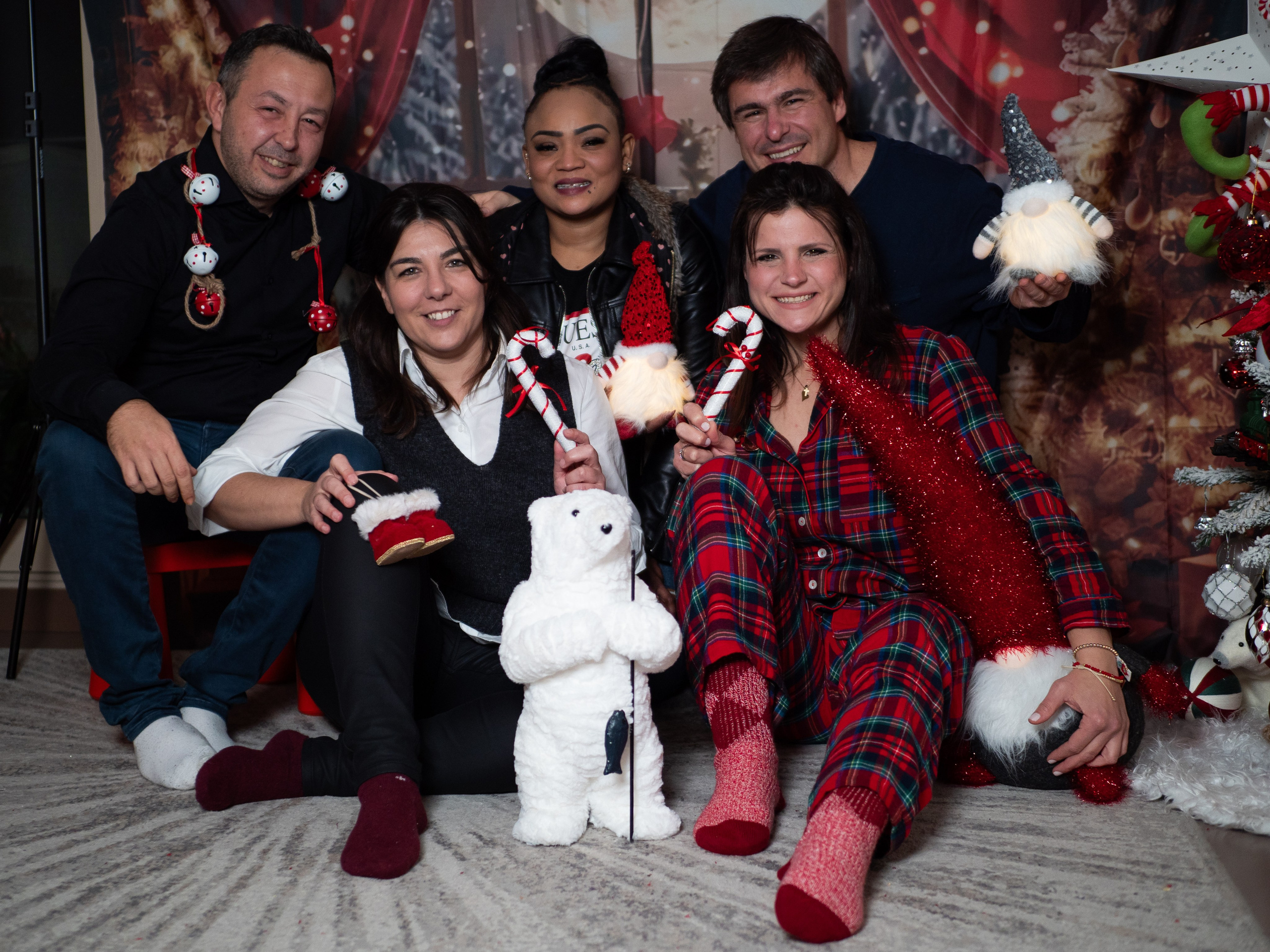 Sesión fotográfica de familia en esta ultima Navidad de 2024. Fotógrafa de Periodismo y Documentación, Teatro, Cine, Shooting para Modelos, Bodas, Bautizos, Comuniones, Familia y Eventos