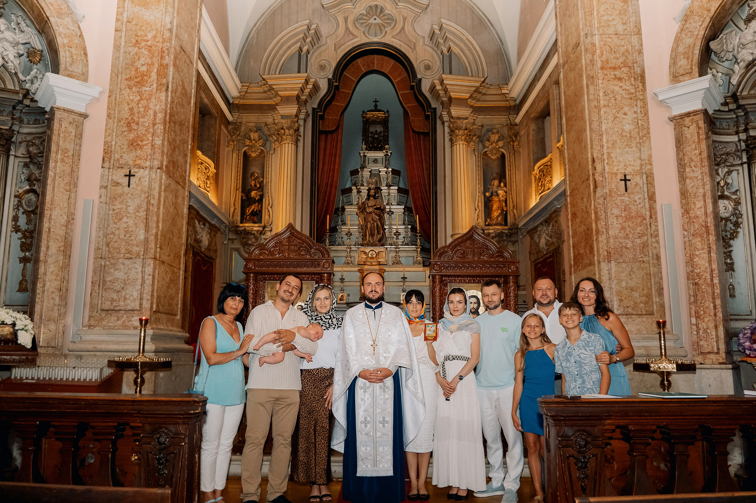 Хрещення. Валерія Сичова. Сімейний та репортажний фотограф в Португаліі
