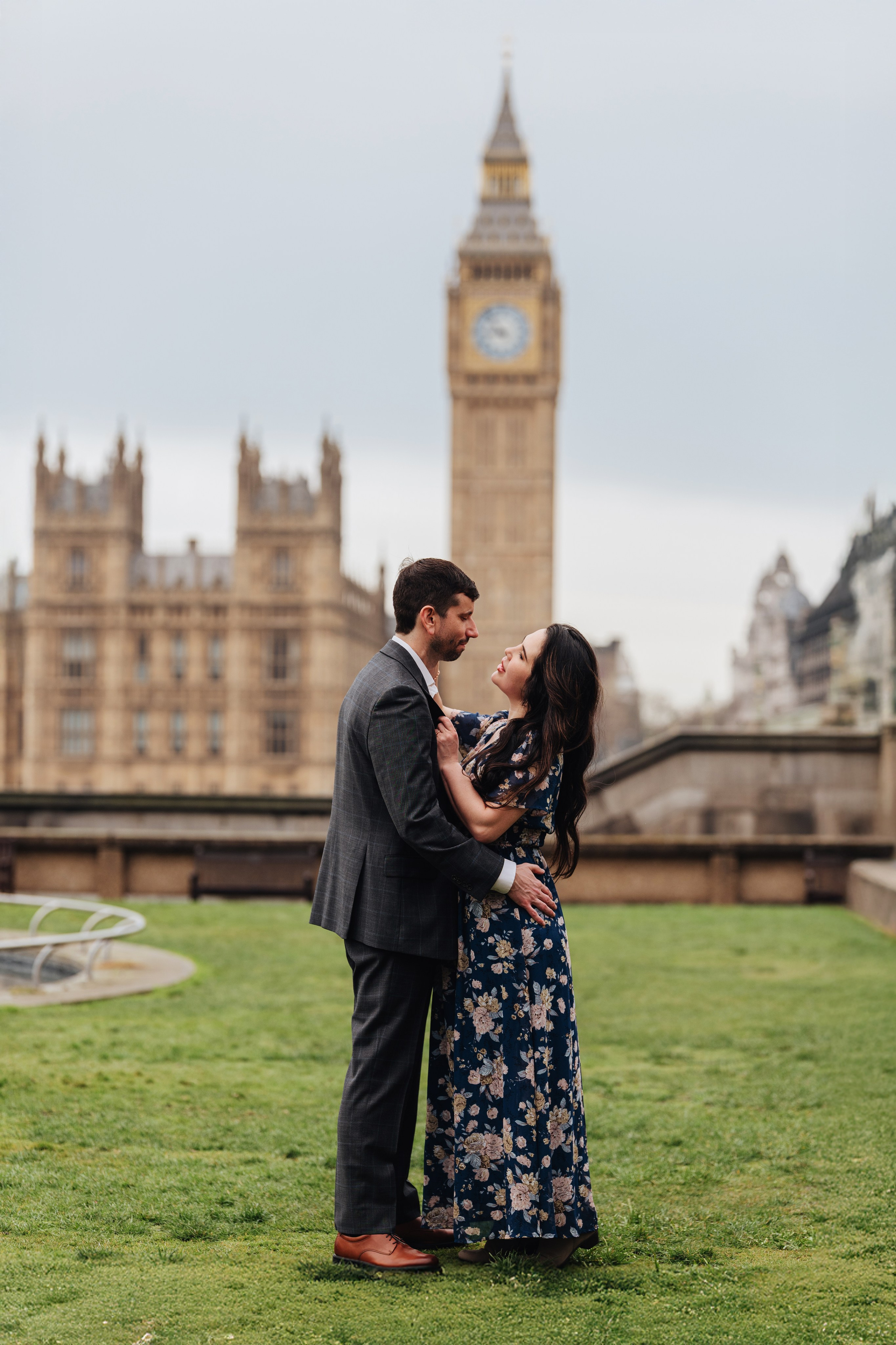 Love story near Big Ben, London. Wedding and family photographer in London
