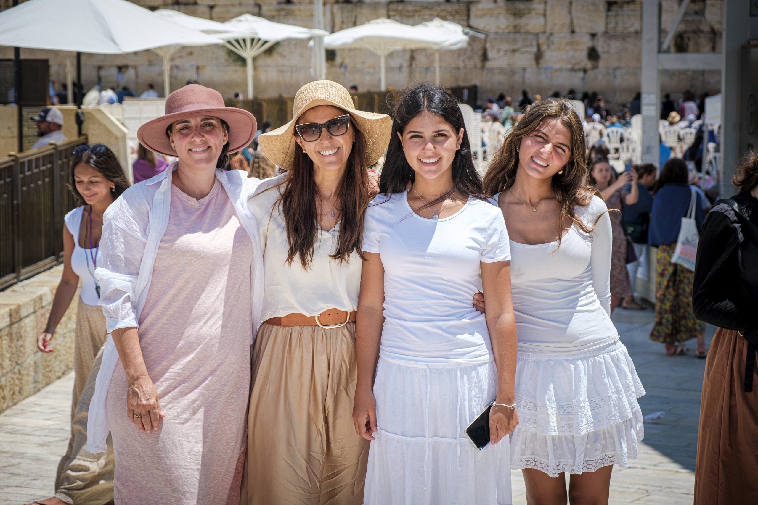 נטשה. Middle East Photo Agency — Photography & Event Magnets — סוכנות צילום והדפסת מגנטים לאירועים