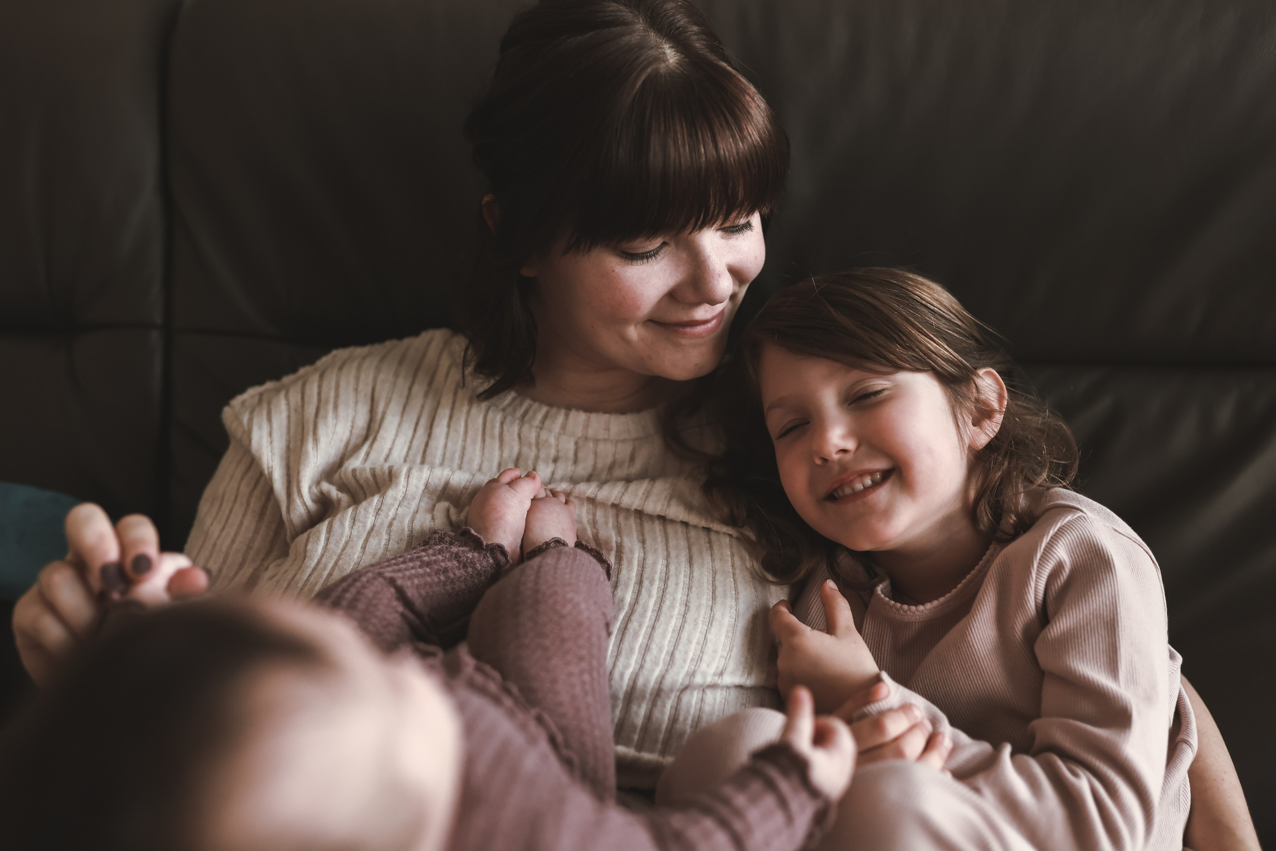 Homestory-Fotografie | Authentische Familienmomente zu Hause | Albina Vaniyants. Professionelle Familienfotografie, Kinderfotografie und Portraitfotografie in Linz, Oberösterreich - Albina Vaniyants, Fotografin aus OÖ