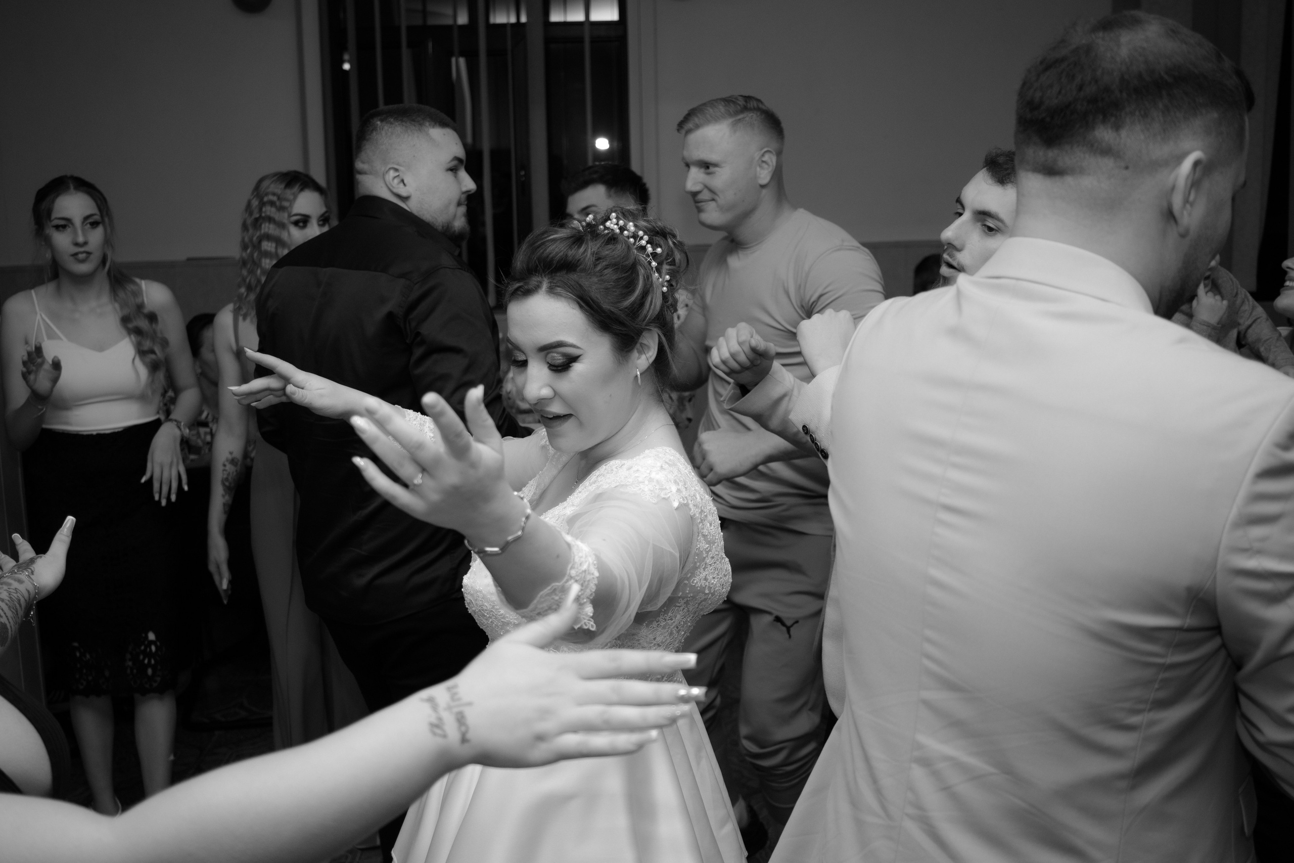 Ramona & Sebi. Fotograf si videograf — evenimente si studio