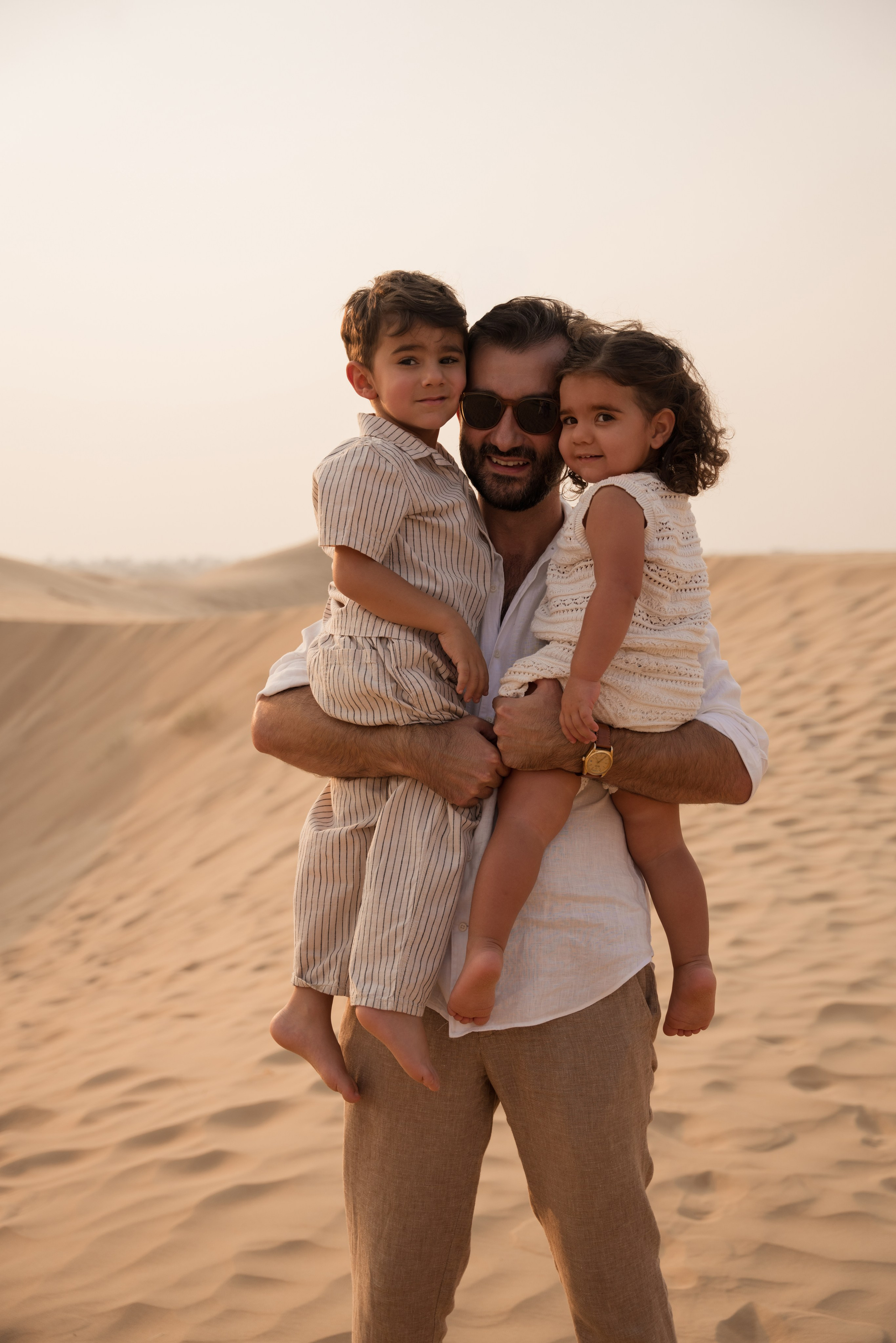 Sun, sand & family. Angela Iakovleva — Family Photographer in Dubai