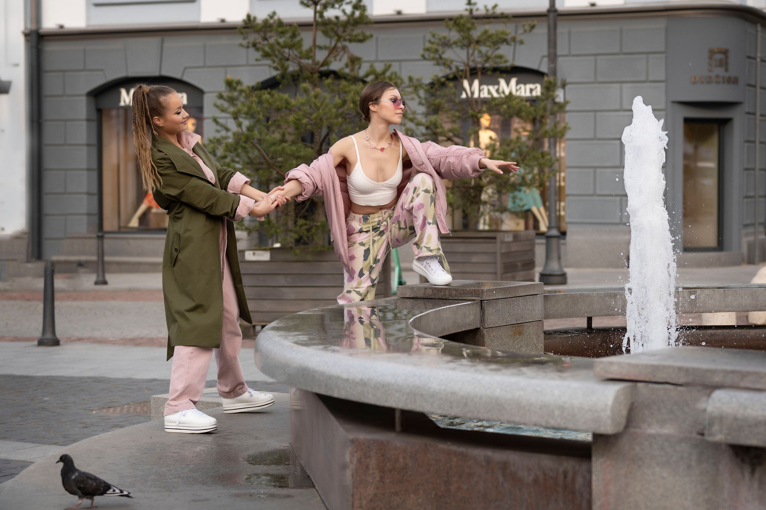 Настя и Соня. Прогулка в Вильнюсе. Анна Григьян — фотограф ретушёр в Даугавпилсе (Латвия)