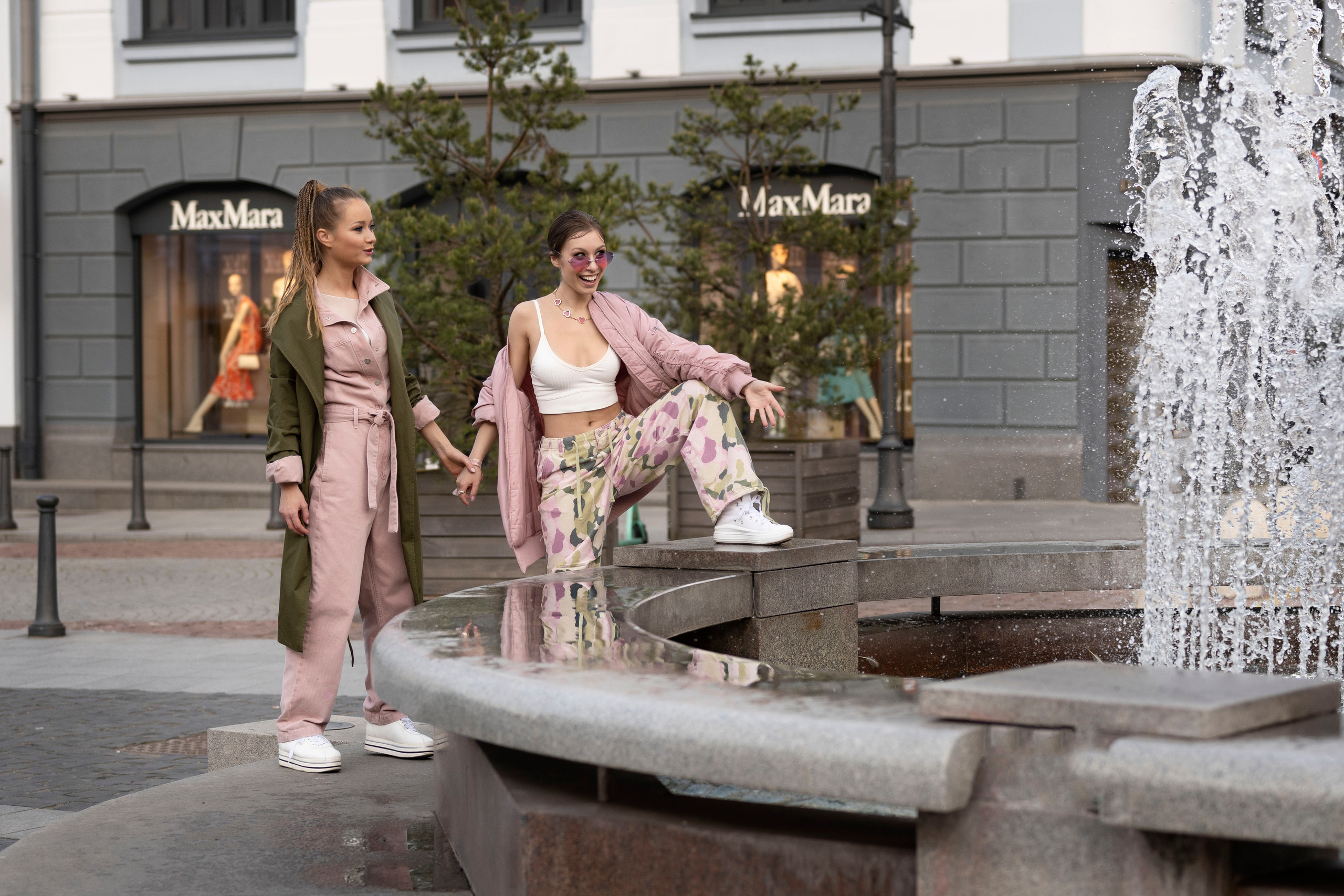 Настя и Соня. Прогулка в Вильнюсе. Анна Григьян — фотограф ретушёр в Даугавпилсе (Латвия)