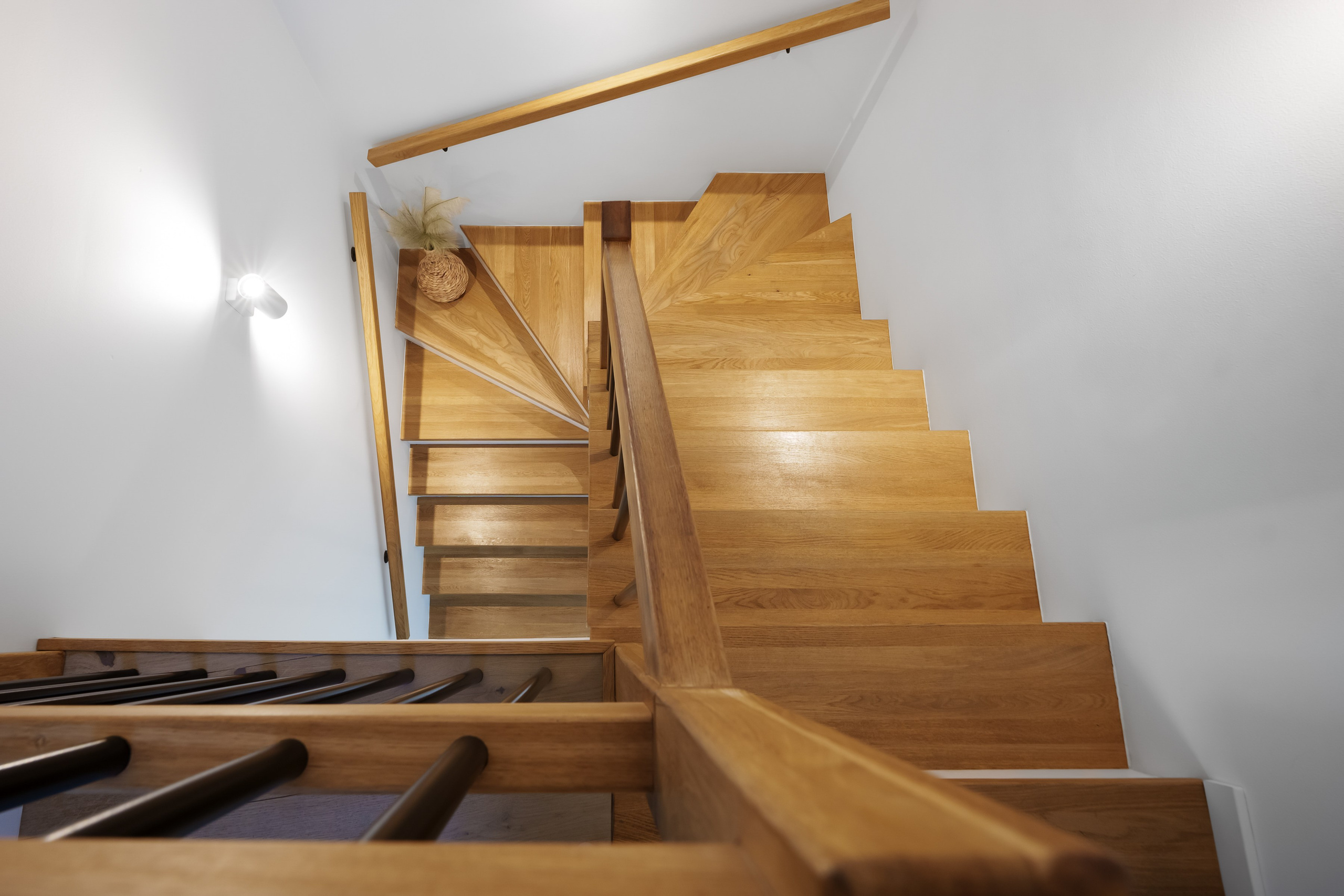 Skubus NT fotografavimas – laiptinės ir namo konstrukcijų detalus fiksavimas.