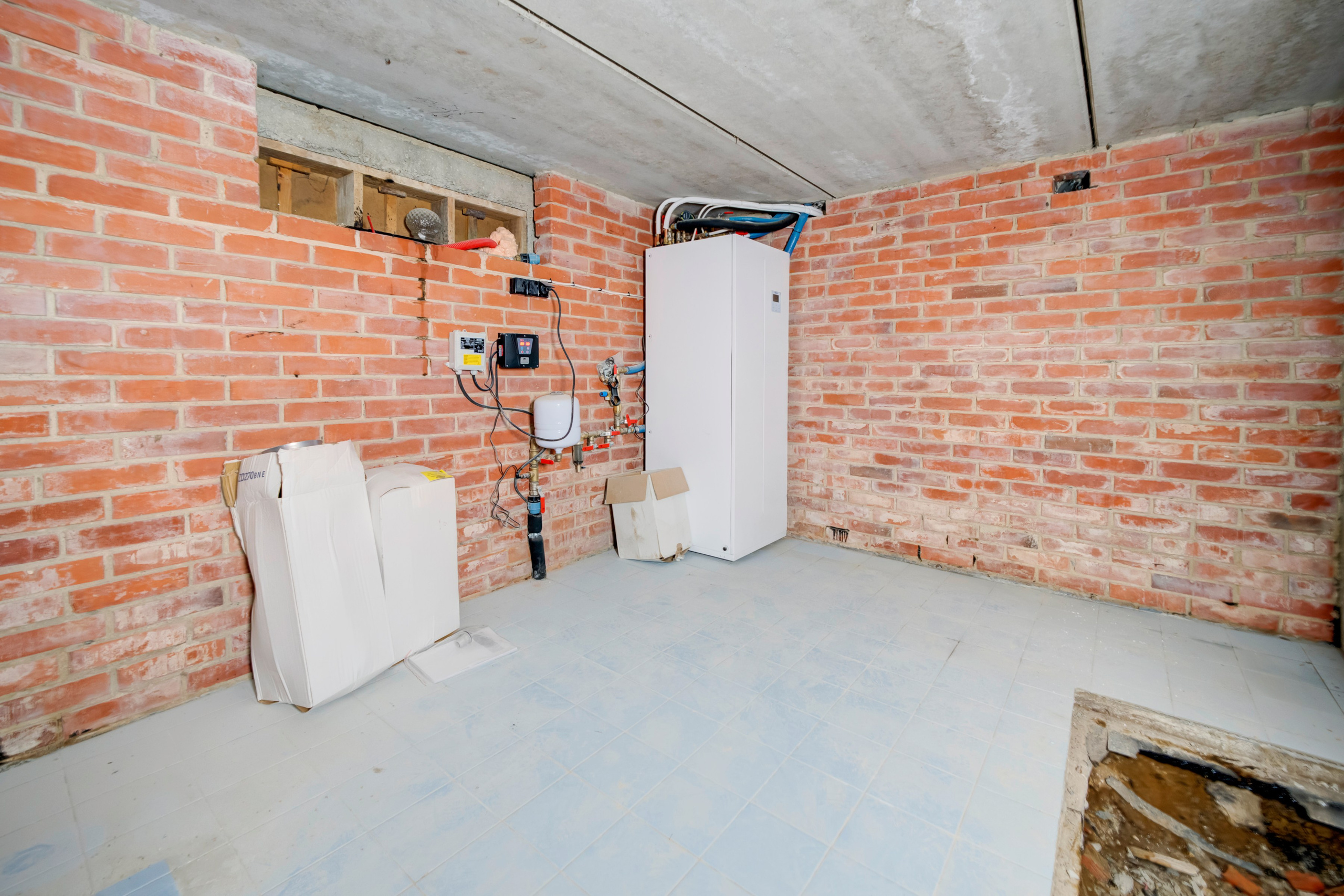 Pagubės sodų 11-oji 16, Vilnius. Namas su nepilna apdaila. Elina Sapiega fotografė Vilniuje