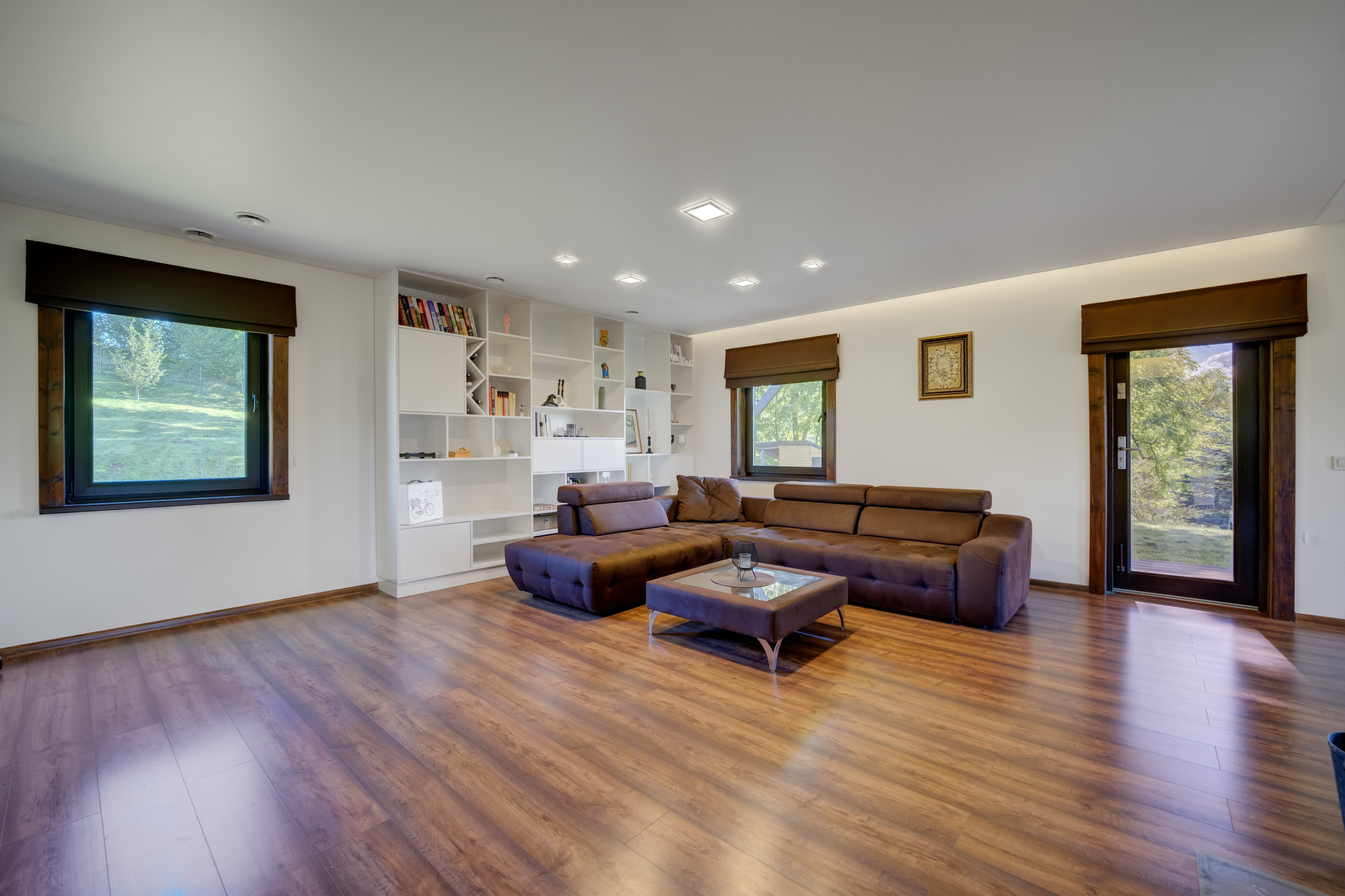 Sadyba Vinliaus r. prie ežero. Elina Sapiega fotografė Vilniuje