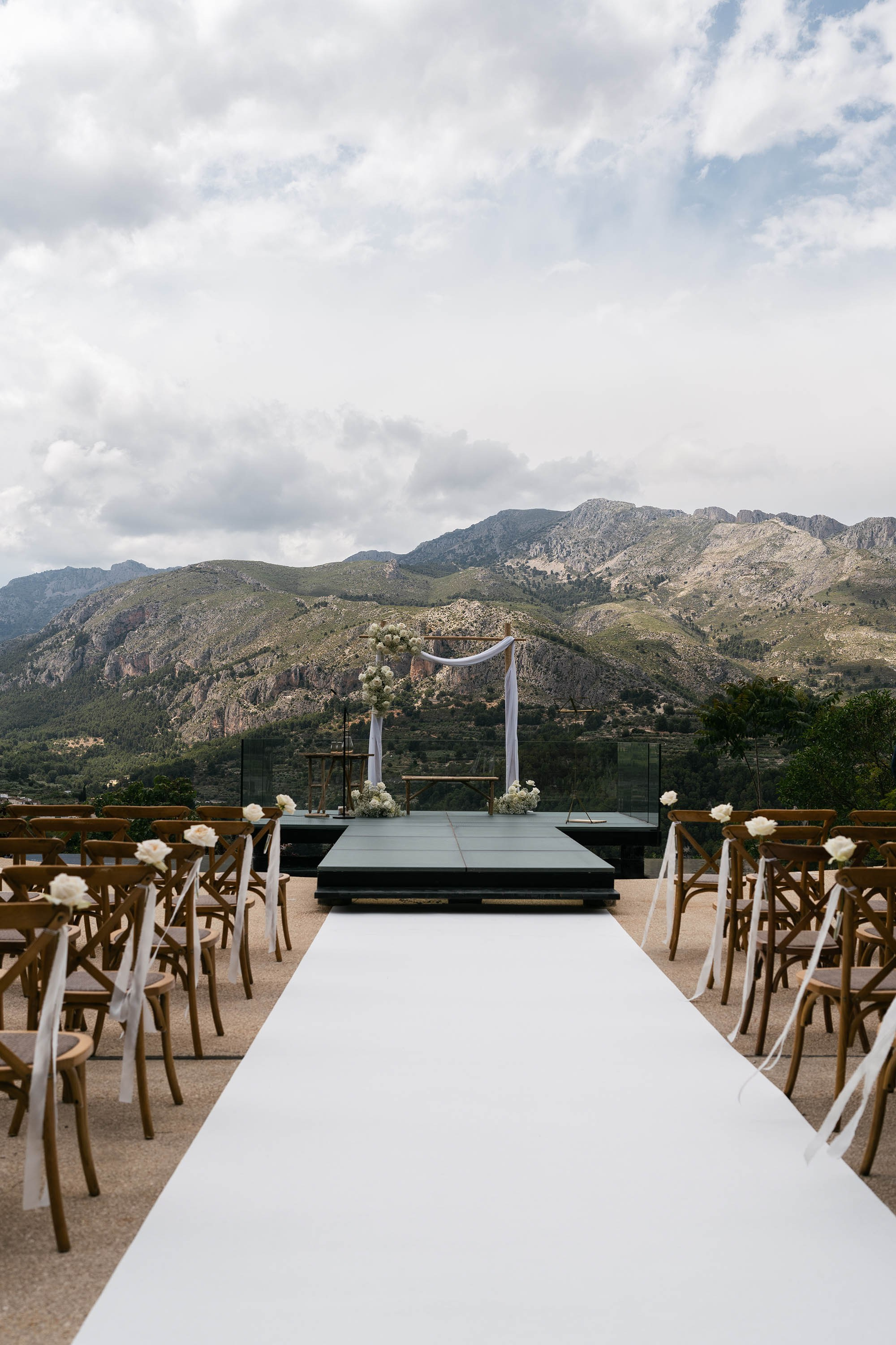 Sarah and Theo — VIVOOD. Fotógrafos de bodas de destino y creadores de contenido con base en España