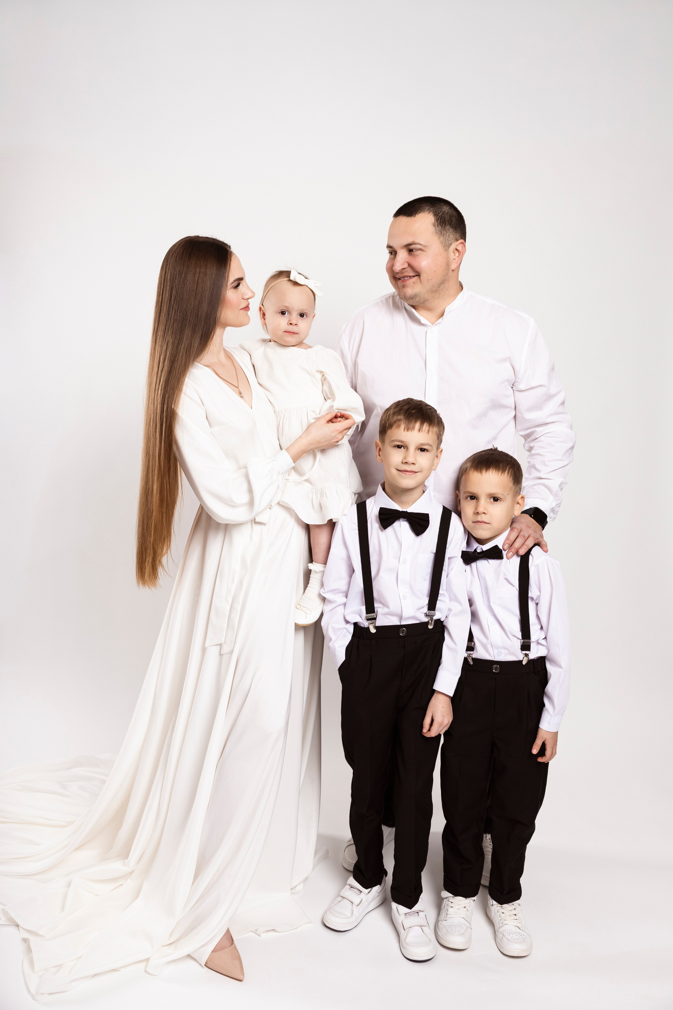 Rodinné studiové focení. Лайфстайл и семейный фотограф в г. Писек Чехия Оксана Телупилова