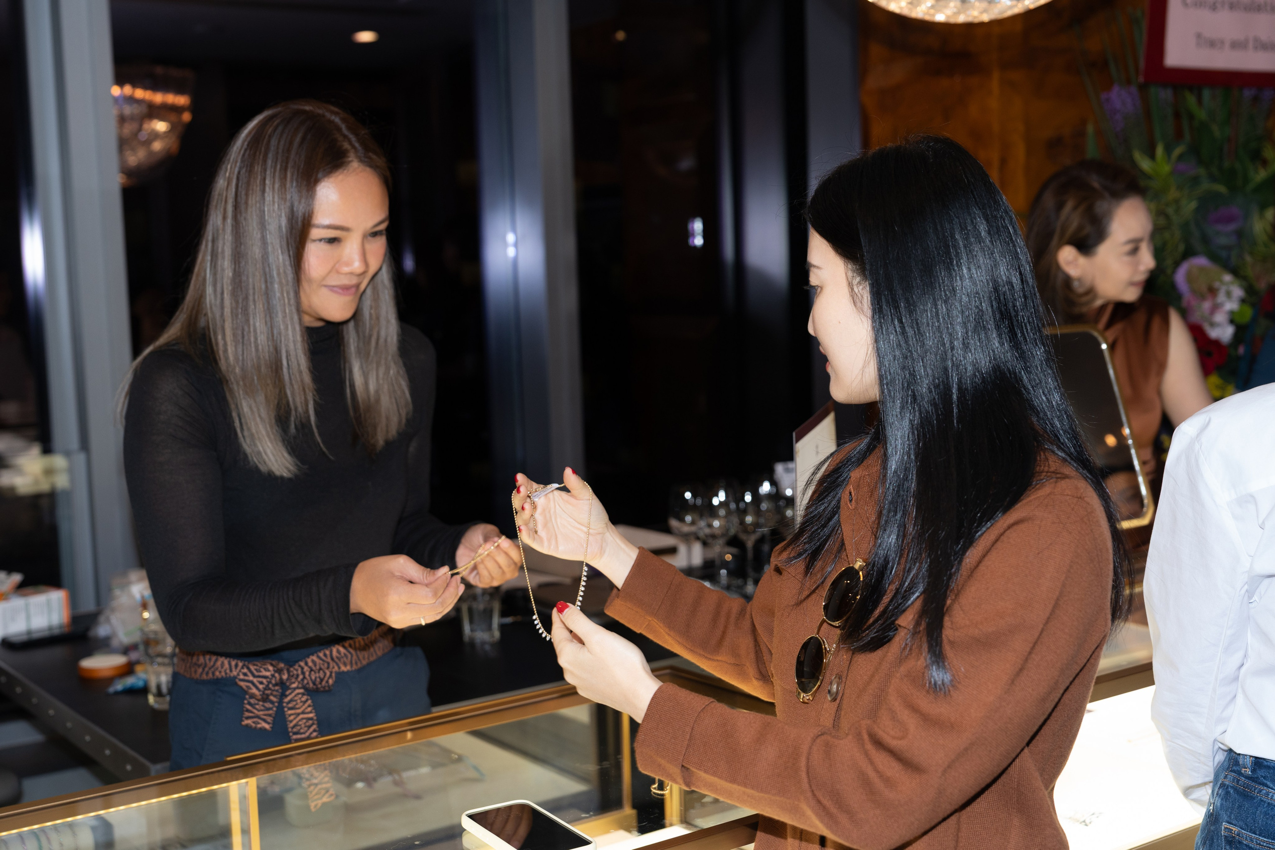 ETRA JEWELLERY. ФОТОГРАФ В ГОНКОНГЕ (СВАДЬБЫ, FASHION, СЕМЕЙНЫЕ, МЕРОПРИЯТИЯ, ФОТОПРОГУЛКИ)