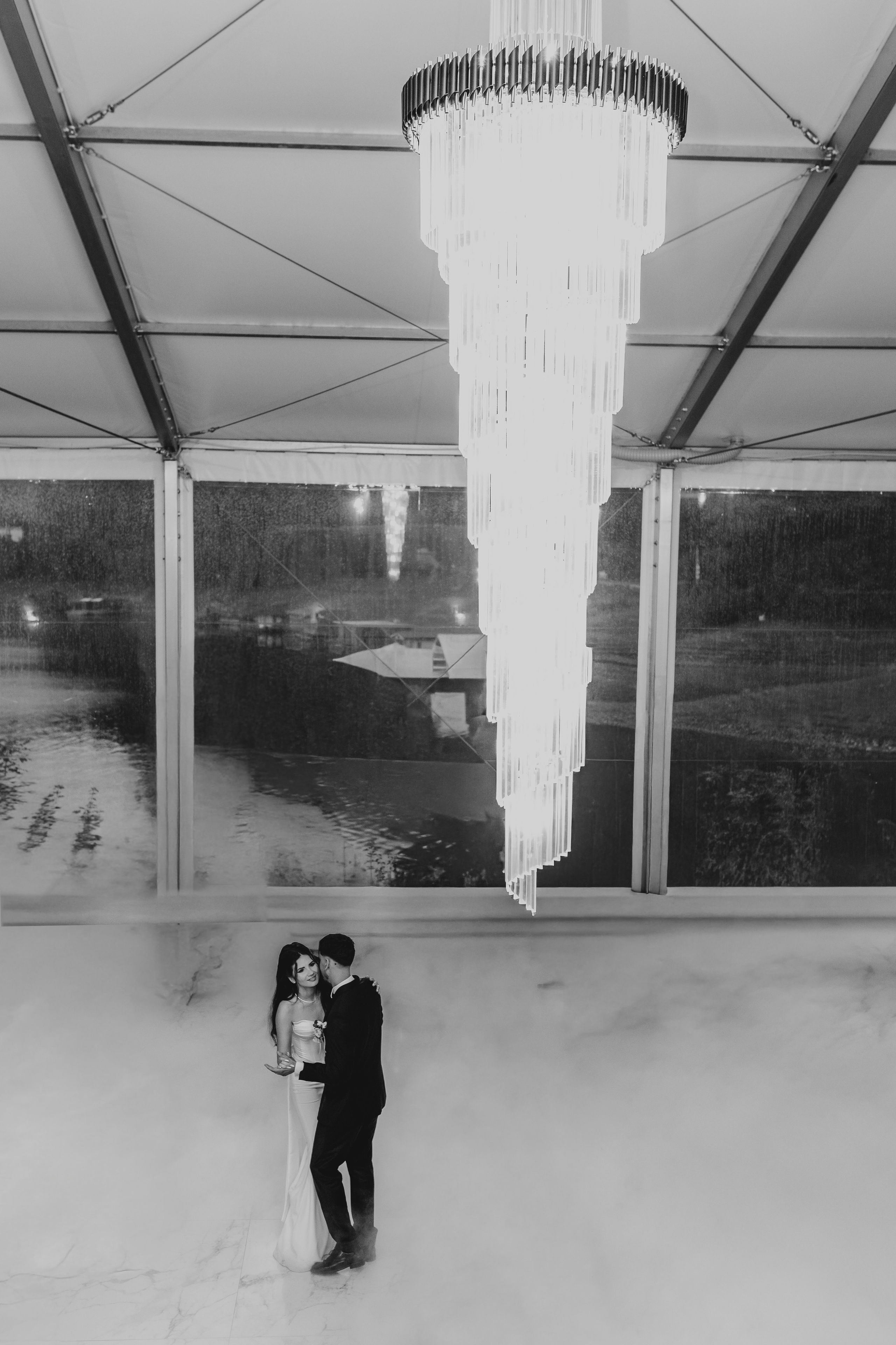 Nuntă Diana & Bogdan. Photographer Miruna Buculei