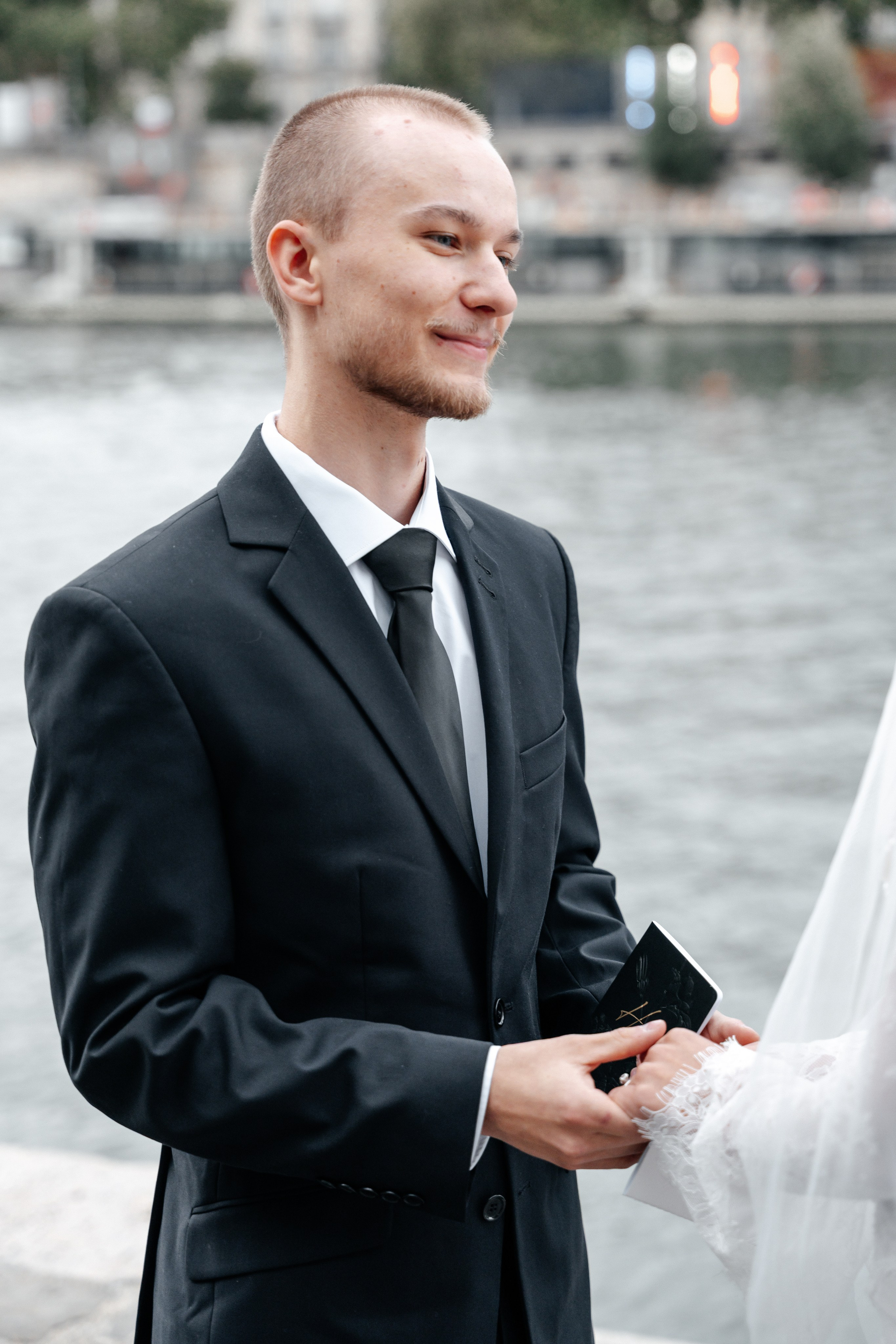 Wedding elopement. Wedding photographer in Paris Oksana Shum