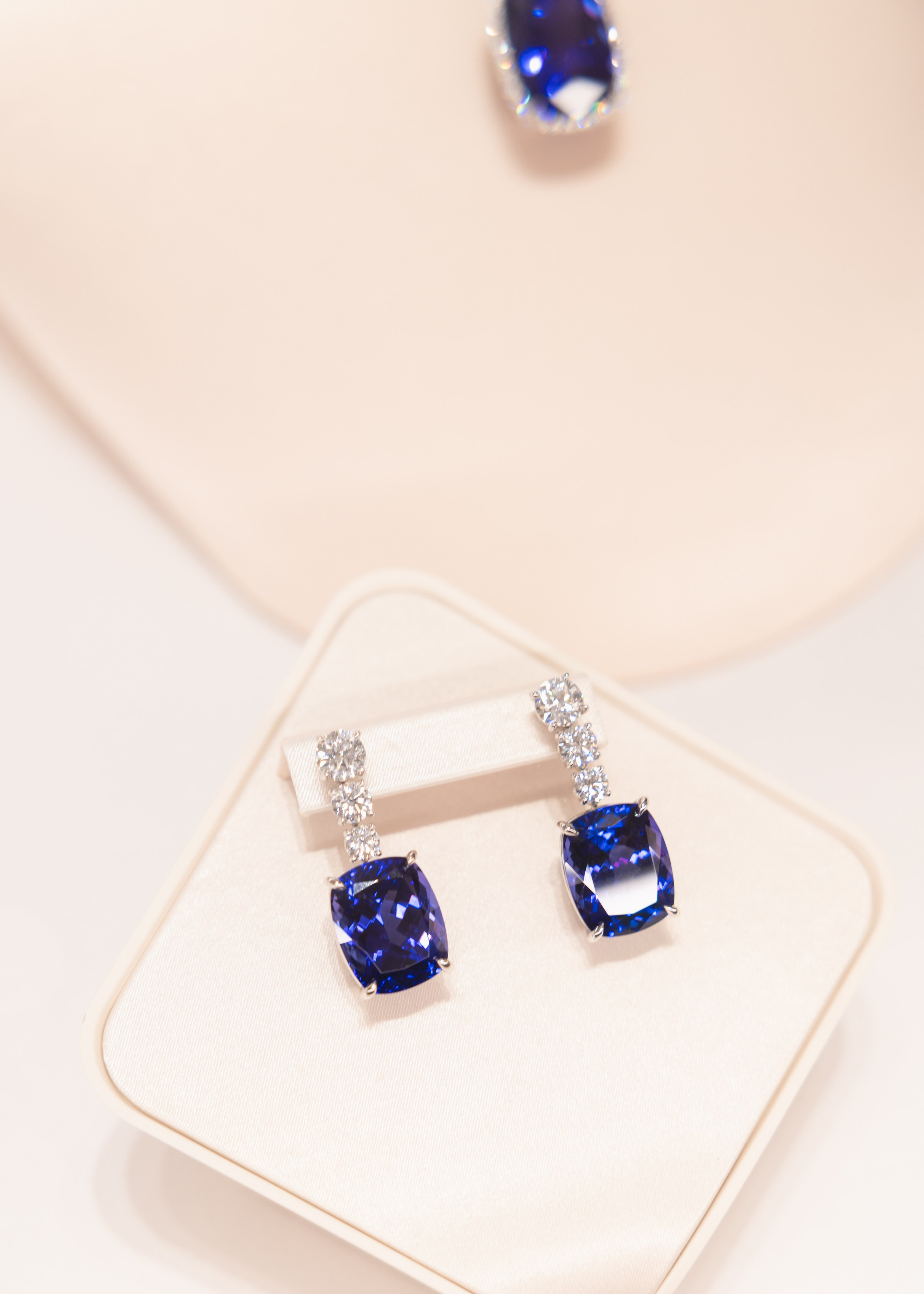 Tiffany. Professional wedding photographer in Copenhagen, Denmark — Julia Byron