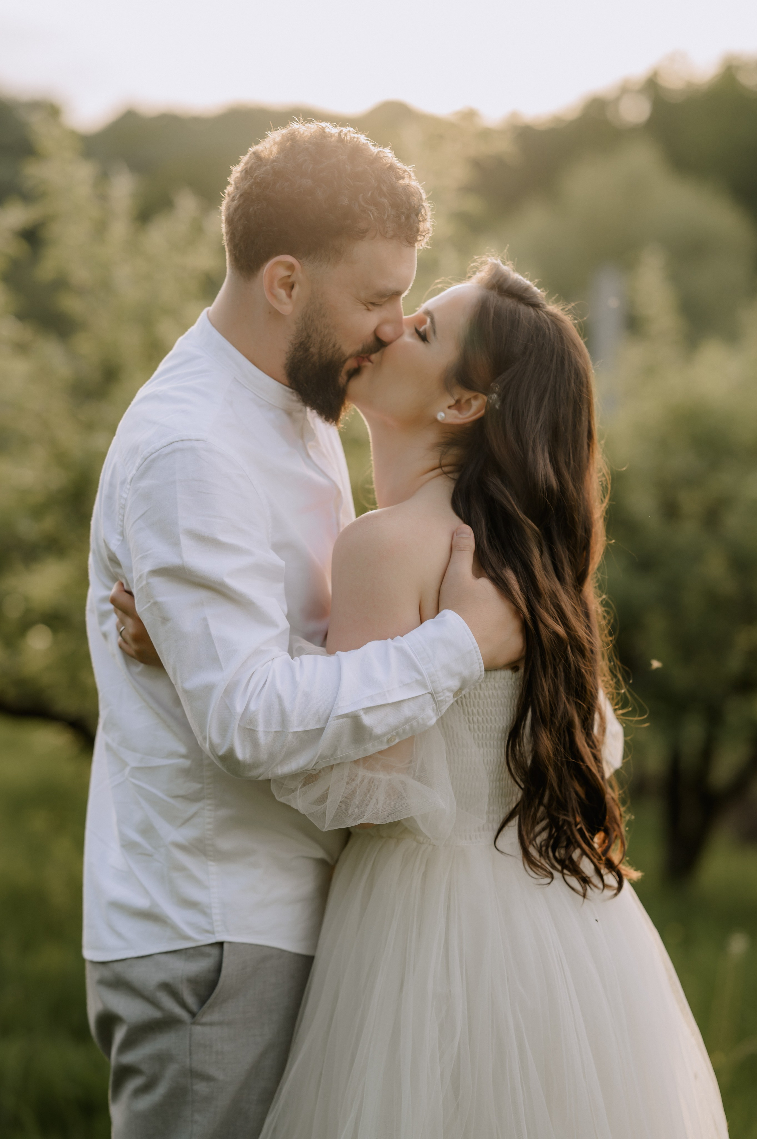 Magda + Andrei | Lovers in the garden. Proud Vision Weddings | Wedding Photography & Film — Servicii profesionale Foto Video Nunta Iasi