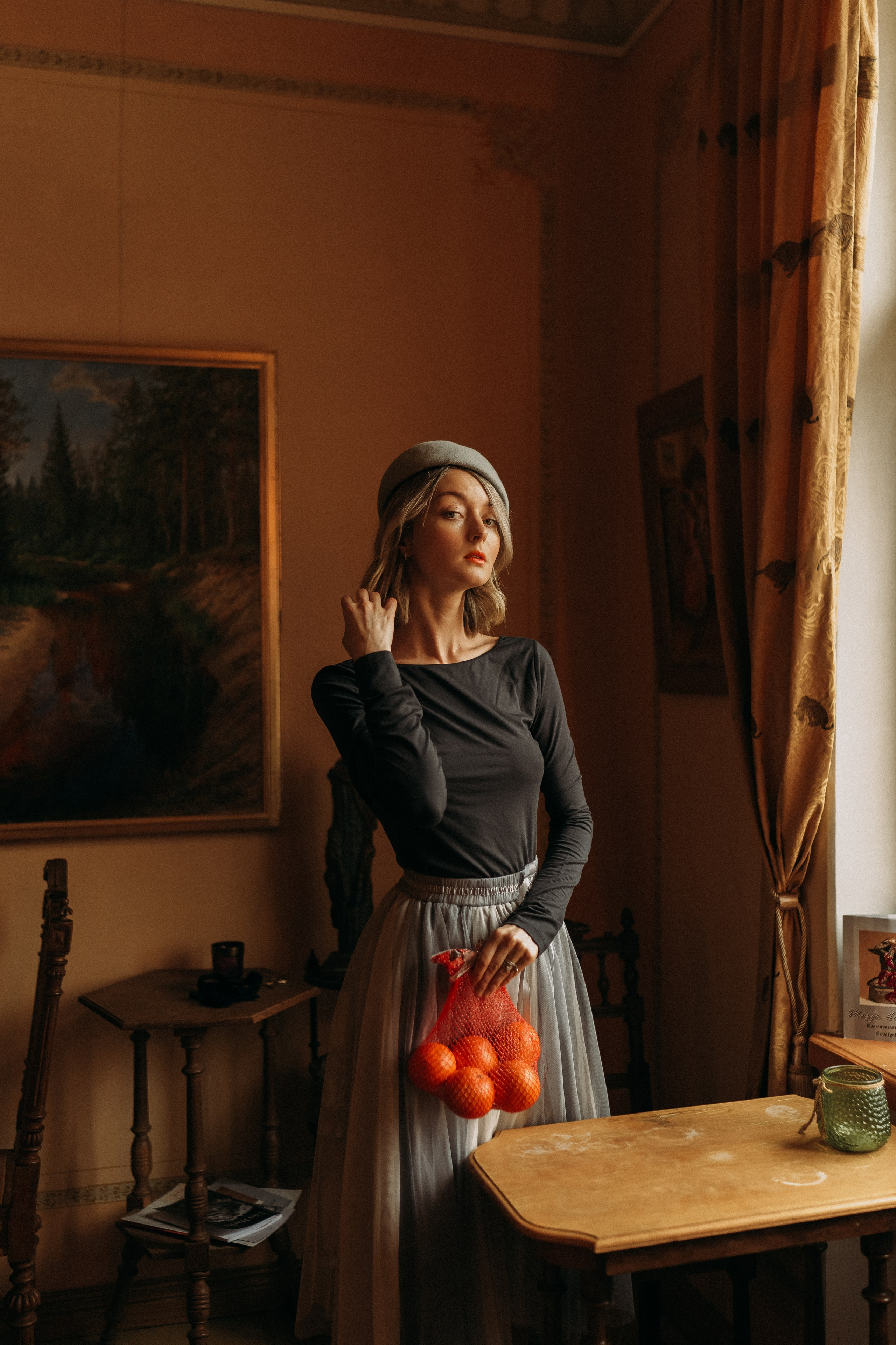 Woman phoshoot. Wedding and potrait photographer in Helsinki Vickan O