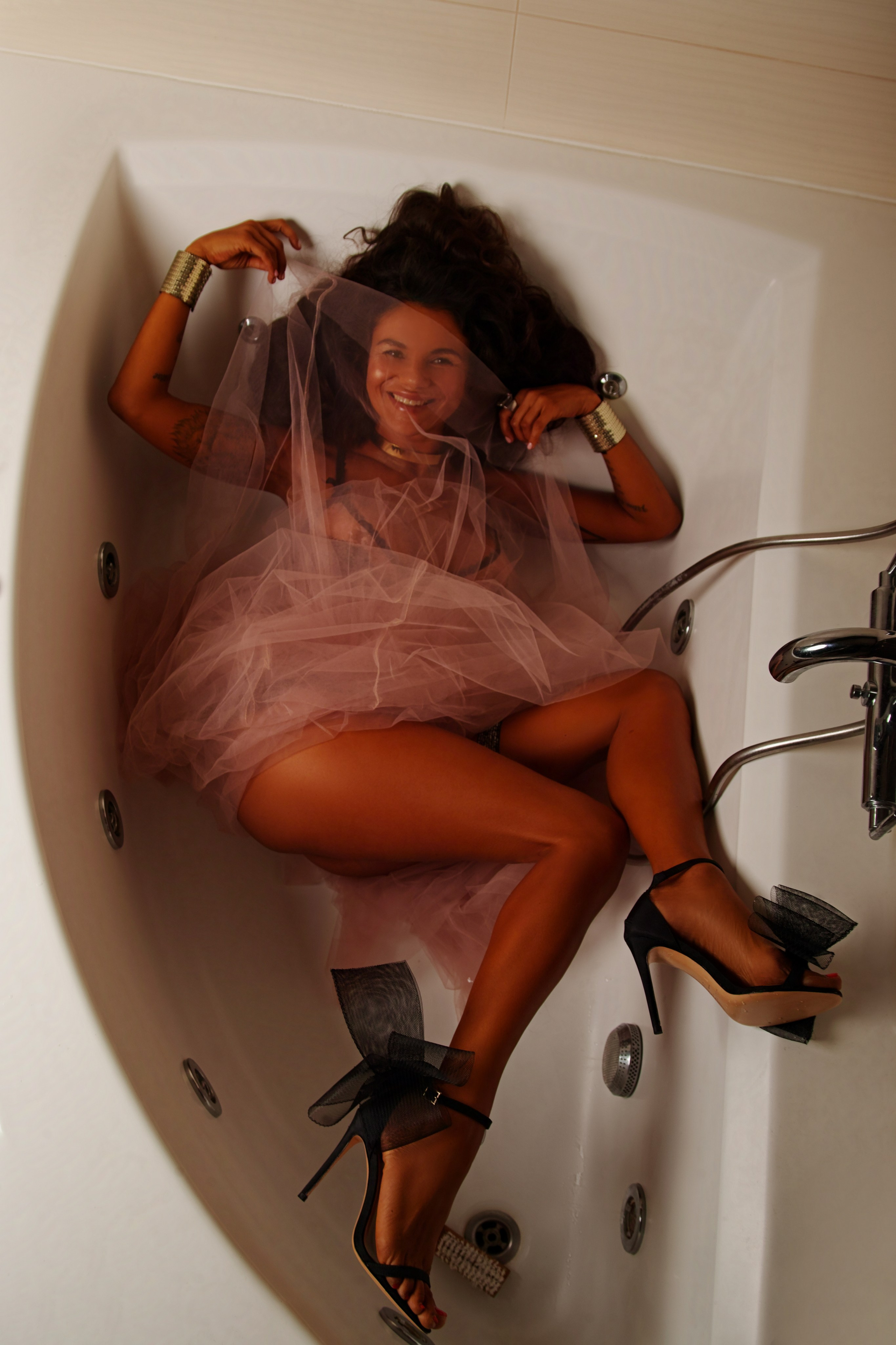 EXHIBITION. Lero Photographer and a set designer|individual custom portrait and advertising photography in Zutphen