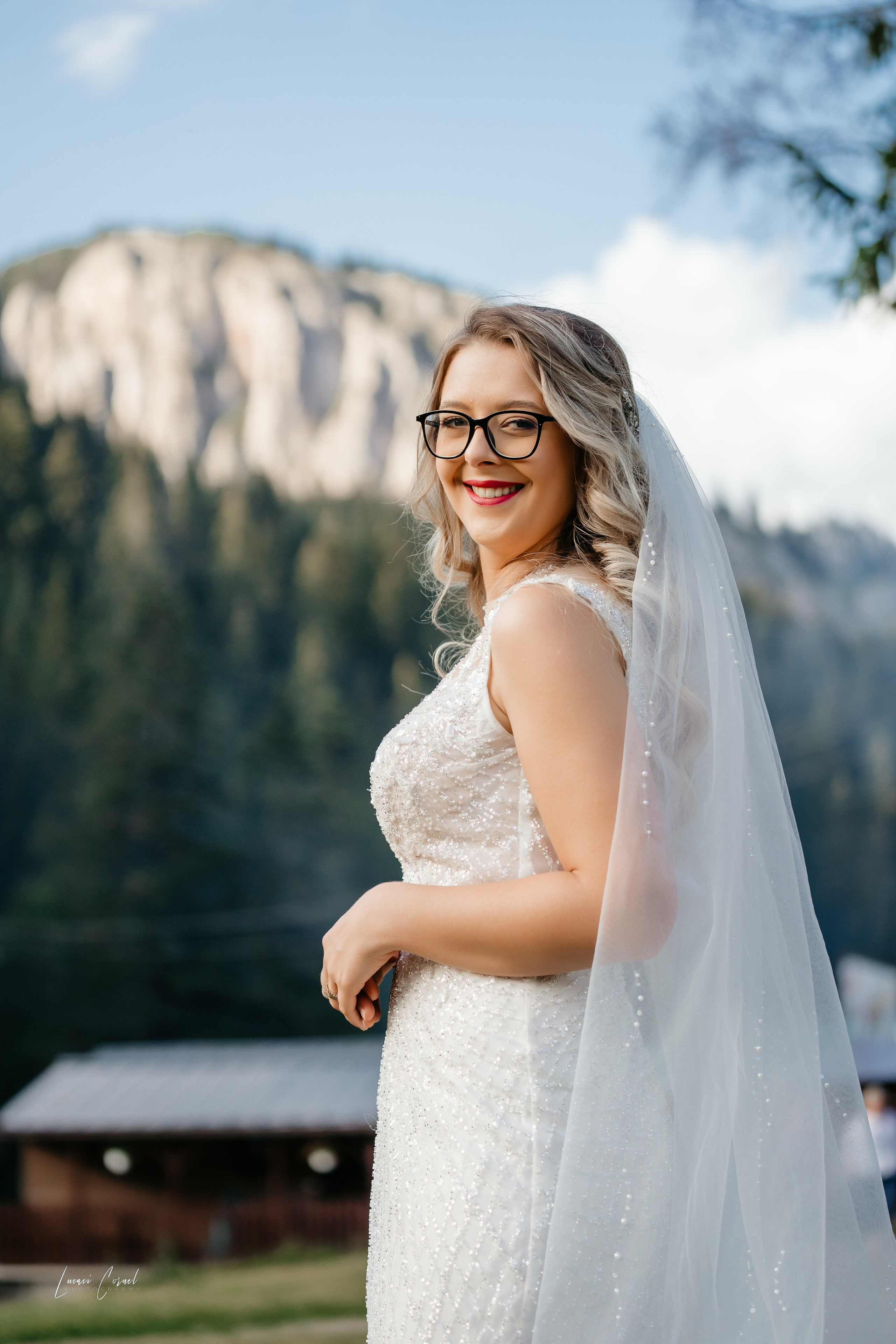 Fotograf de Nuntă Profesional — Fotografie Jurnalistică și Clasică pentru Amintiri de Neuitat. Fotograf de nuntă, corporate, botezuri, majorate și aniversări Roman, Lucaci Cornel