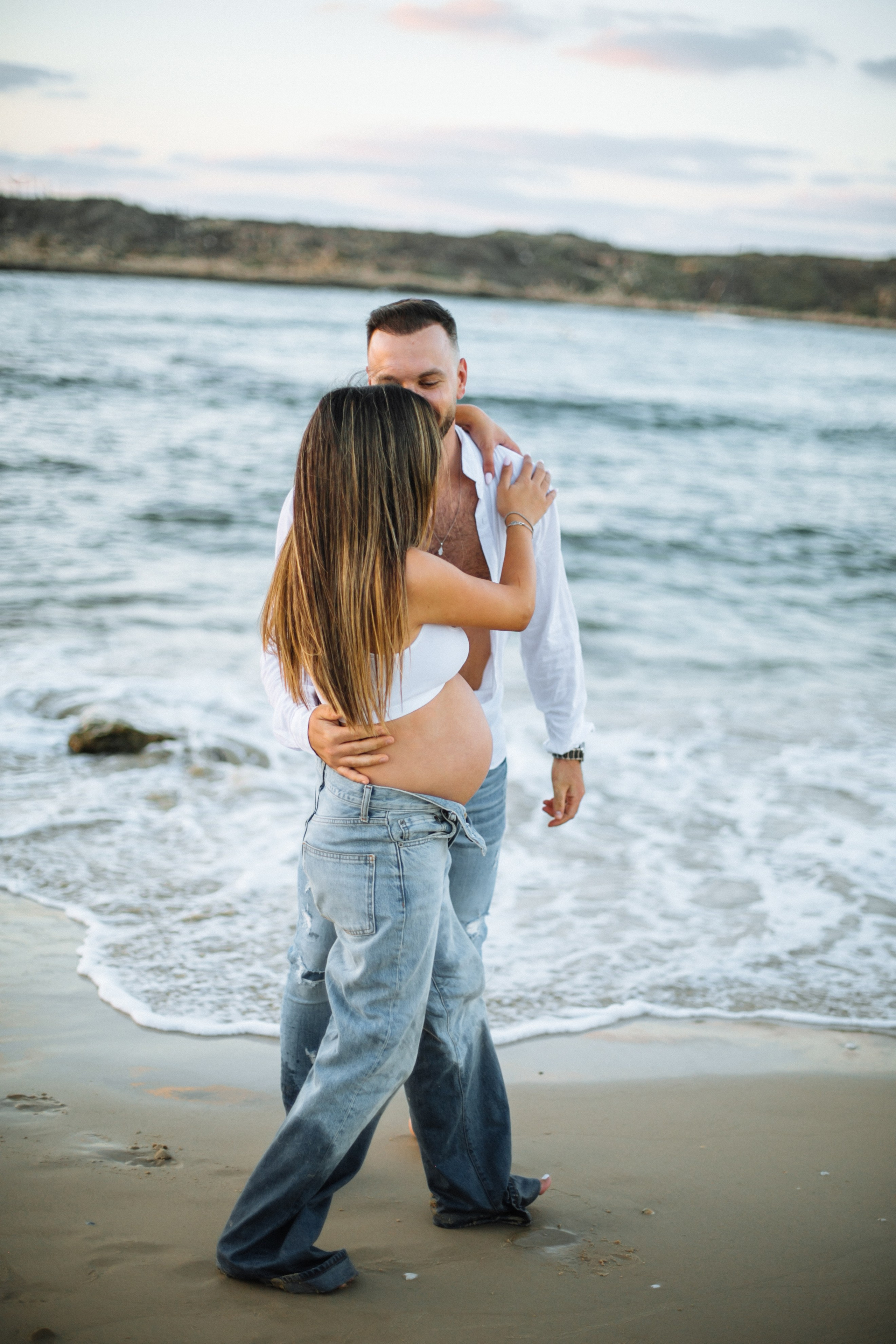 Yael & Gal Nahsholim beach. Family photographer in Israel