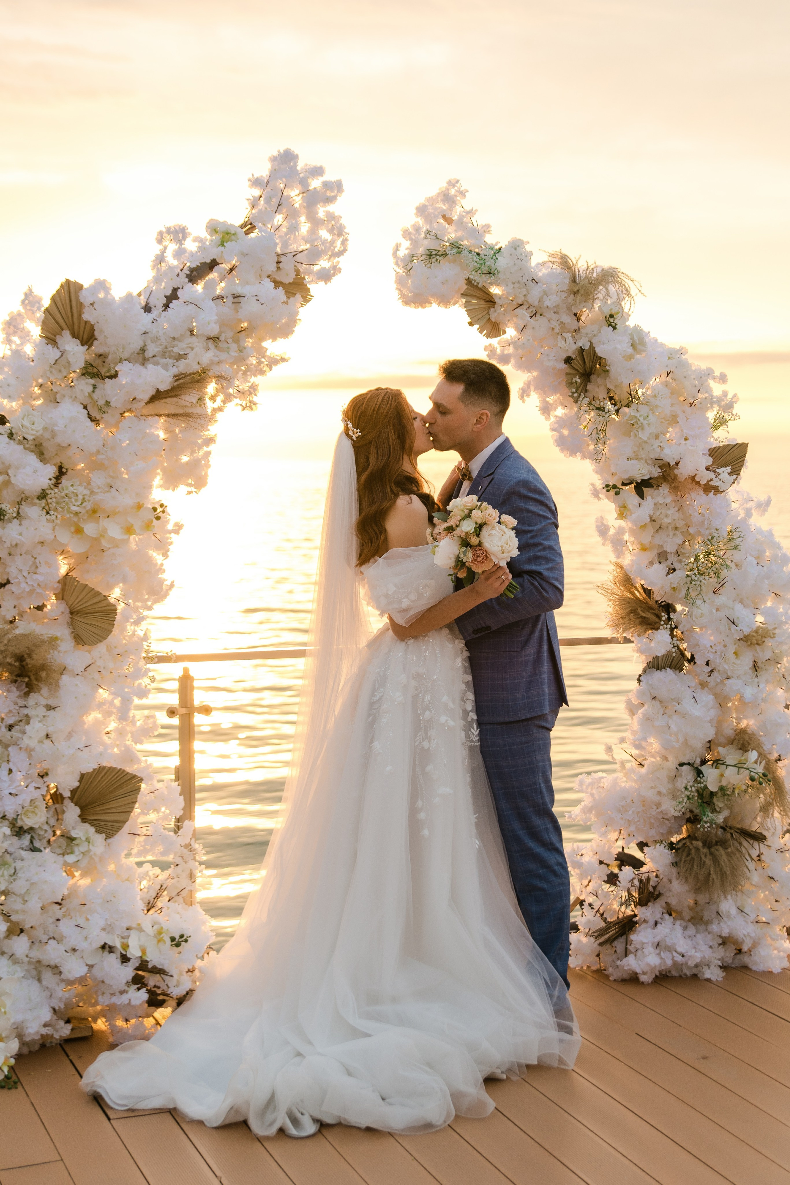 Свадьба на море в Батуми. Свадебные фотографы в Грузии, Армении. Макс Коваленко и Лара Татосян. Свадебный видеограф