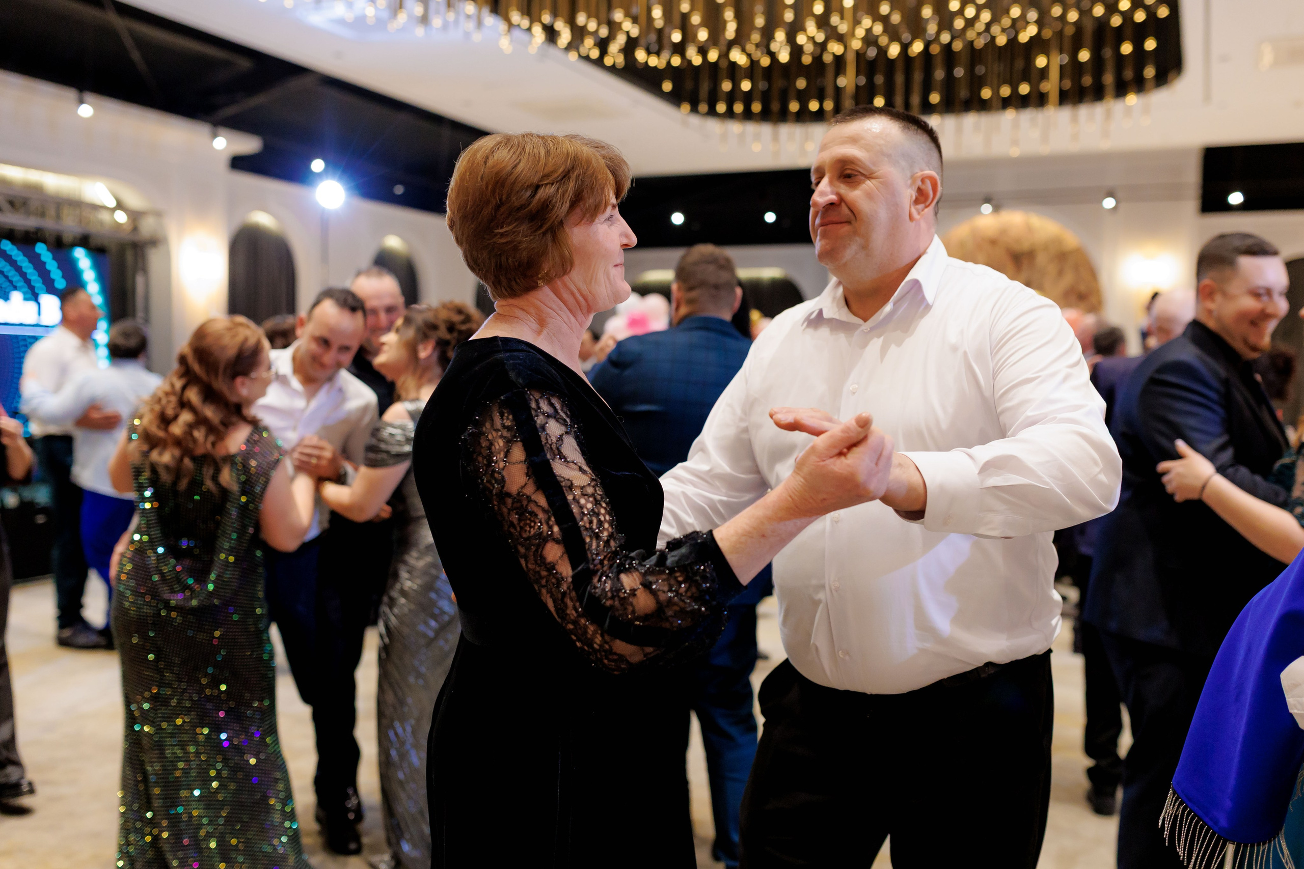 Povestea voastră, regizată de noi |Cristi Turculet Videograf Nuntă Suceava | wedding highlight. Servicii foto-video profesionale, pentru momente de neuitat