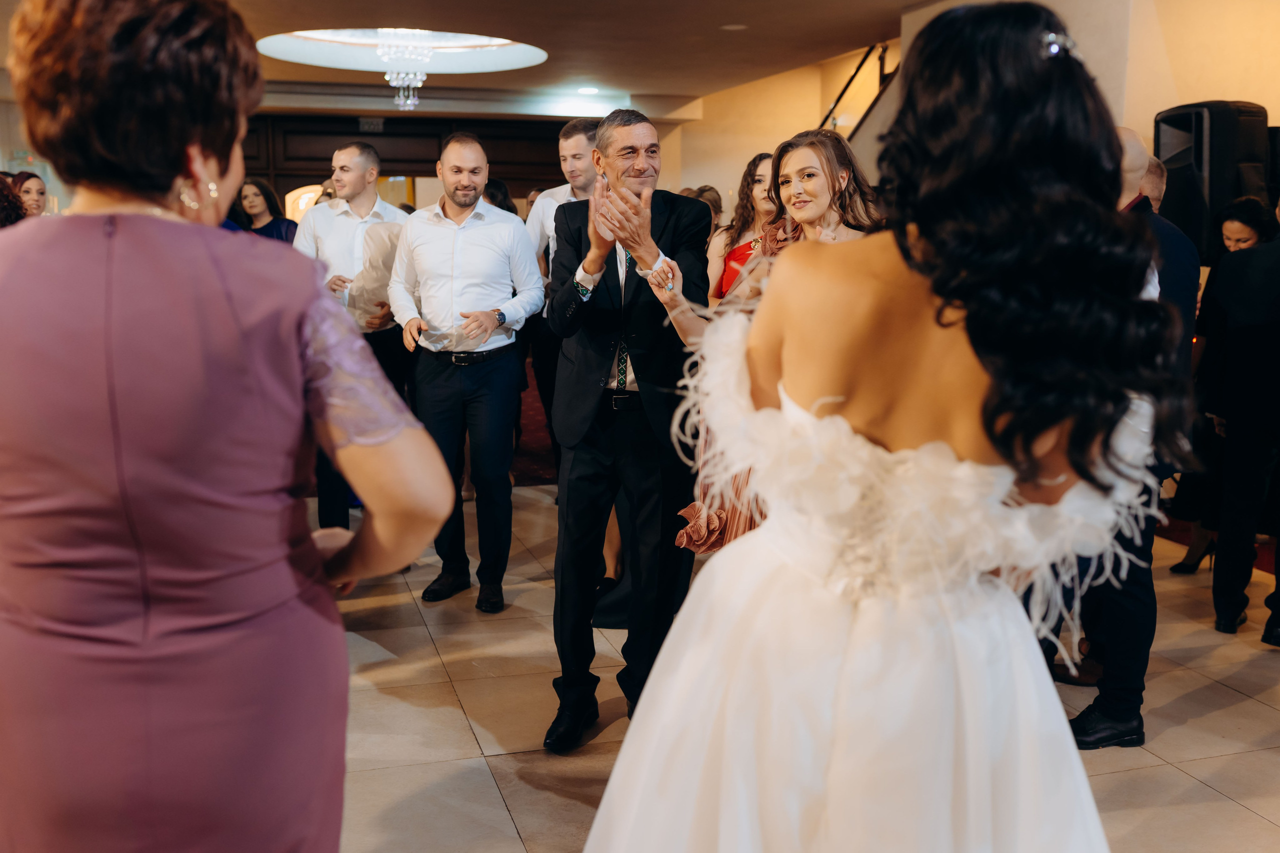 Loredana & Emilian – Ziua Nunții | Videografie - fotografie Botez Suceava, Iași, Botoșani. Servicii foto-video profesionale, pentru momente de neuitat