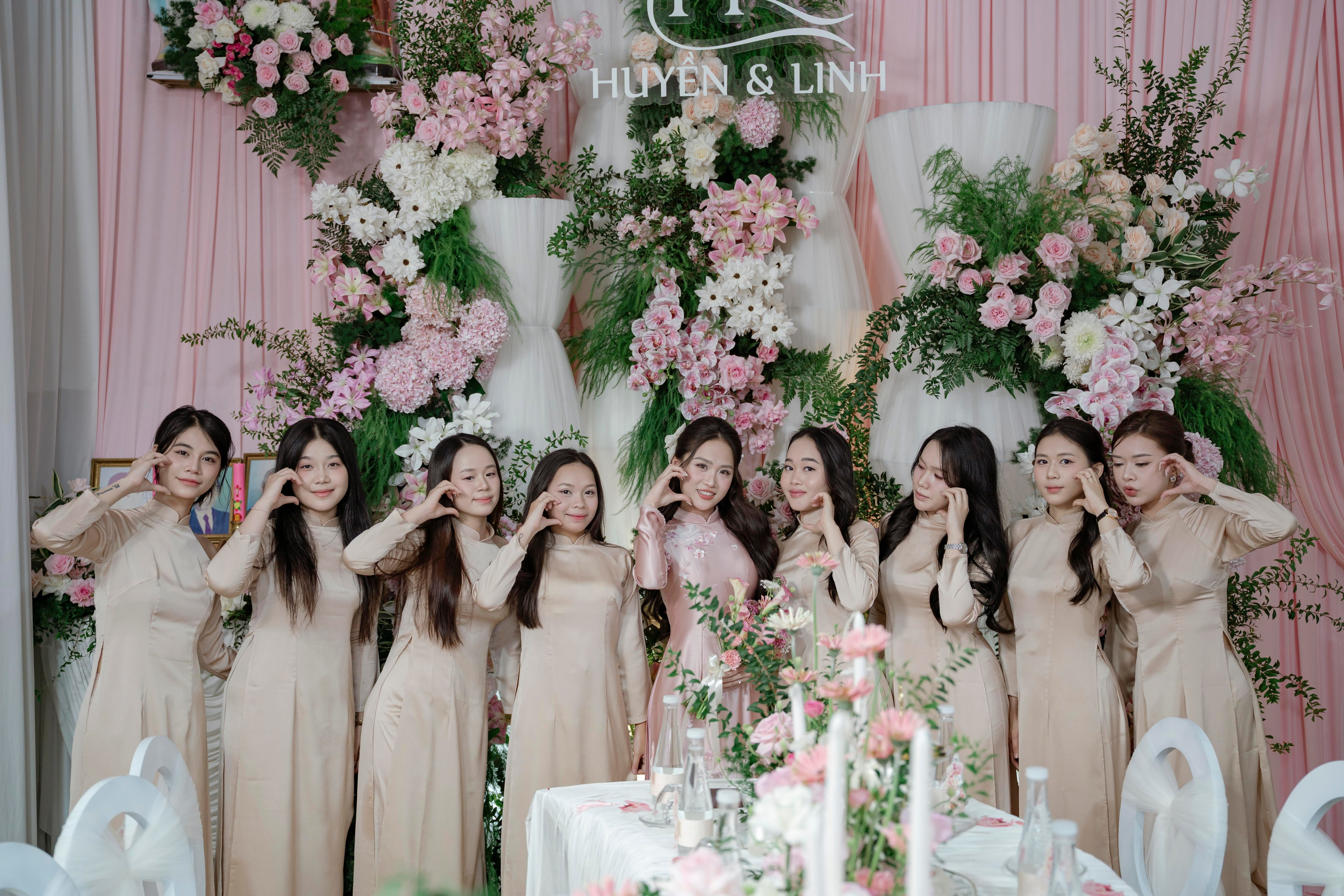 LINH & HUYEN. WEDDING PHOTOGRAPHER IN VIETNAM