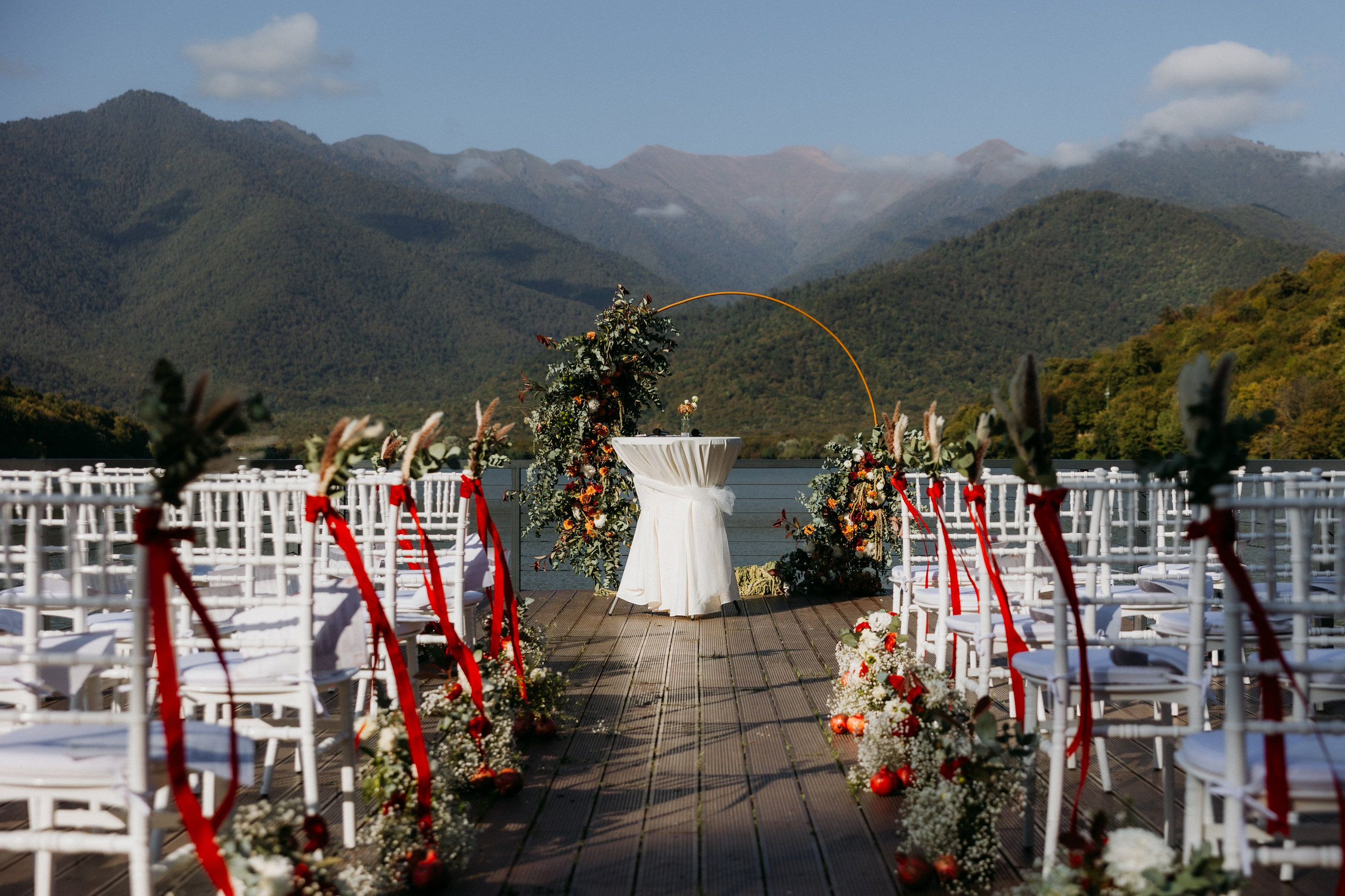 A dreamy wedding on Kvareli lake. Wedding photographer in Tbilisi Ioseb Mamniashvili