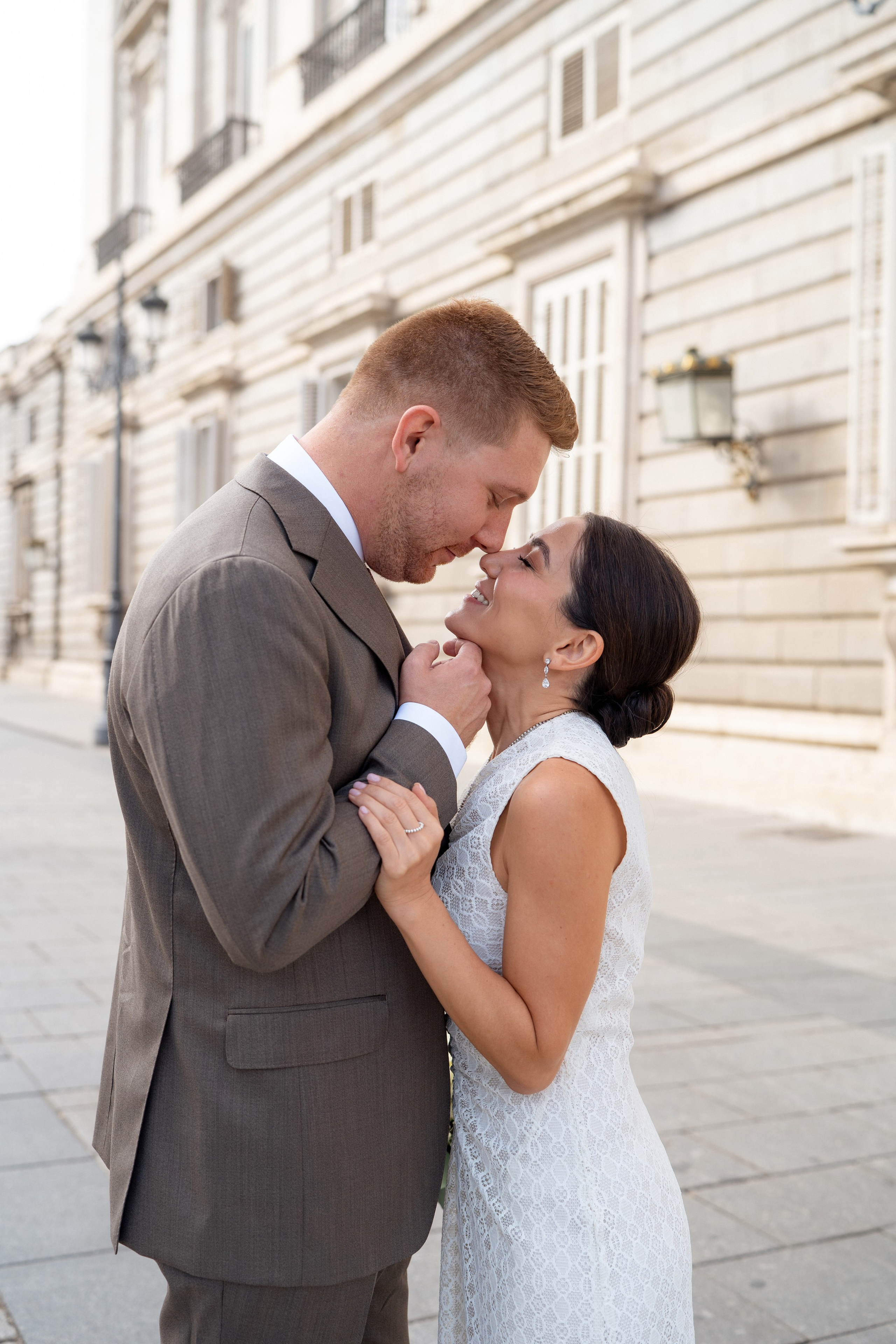 Elopement photoshoot in Madrid city centre. Fotógrafo en Madrid, España. Alyona Belyaninova