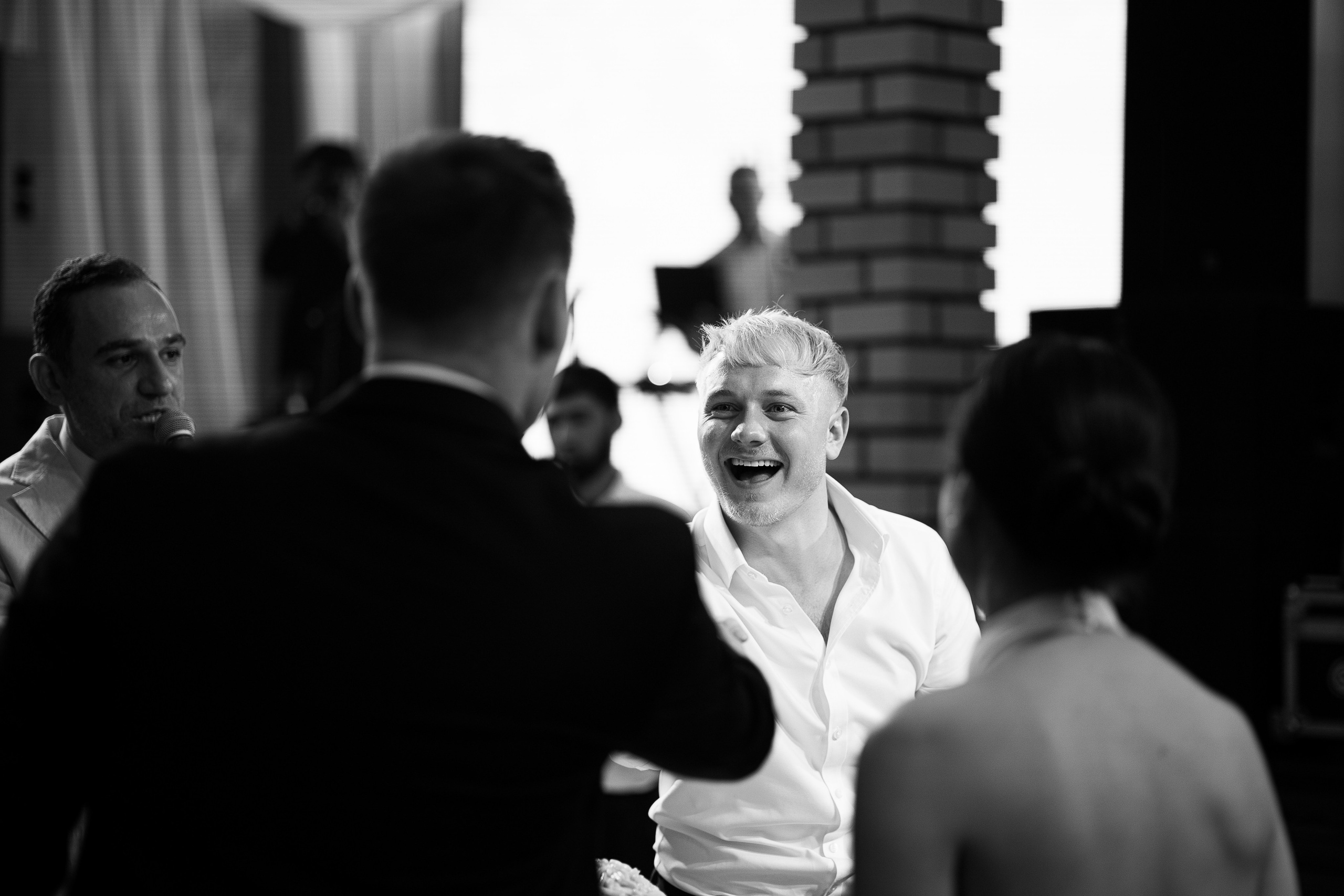 Thomas & Suyumbika. Главная