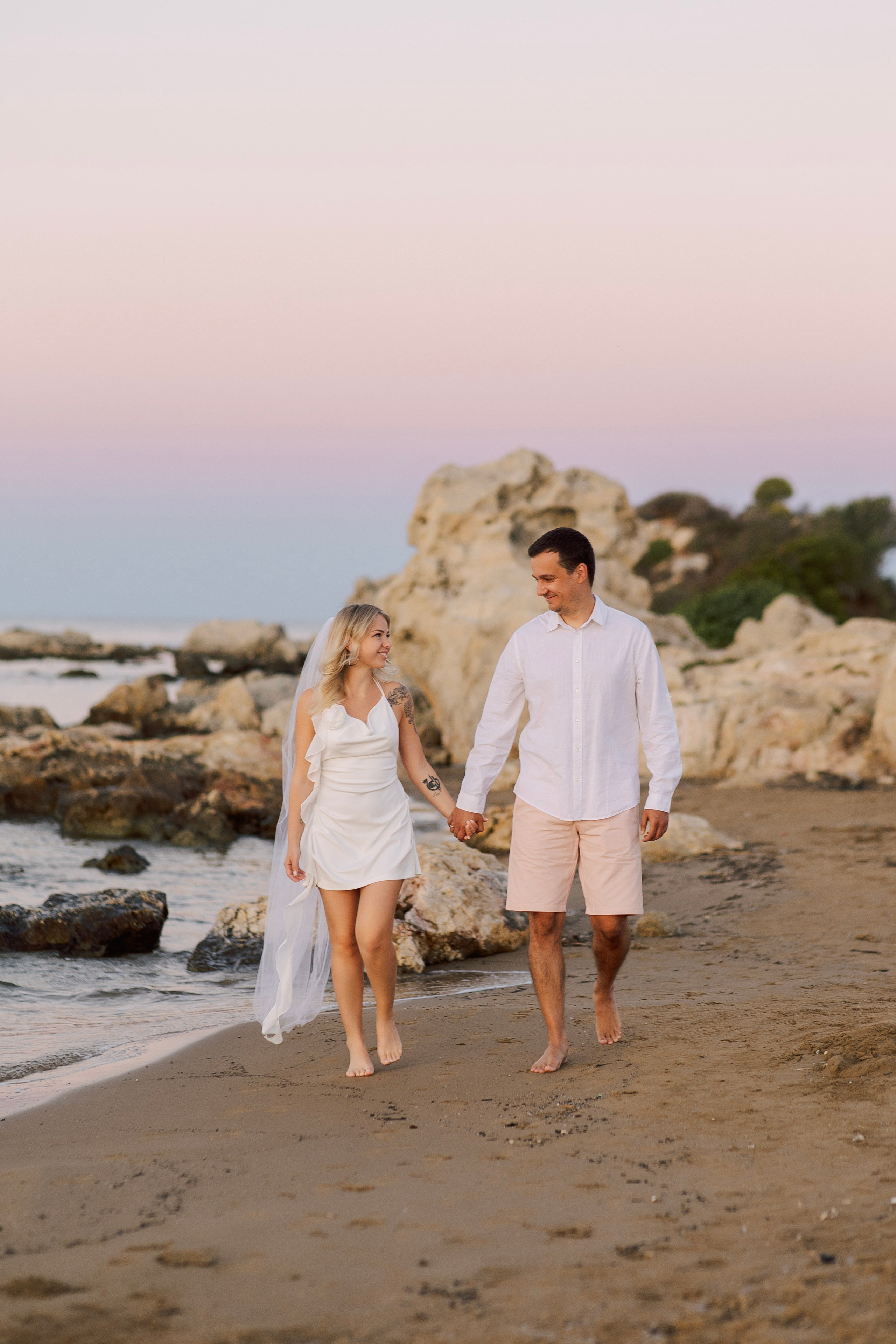 Sunset. Love Story on the beach in Side at sunrise. Professional Photographer in Alanya, Side, Belek, Antalya. Turkiye