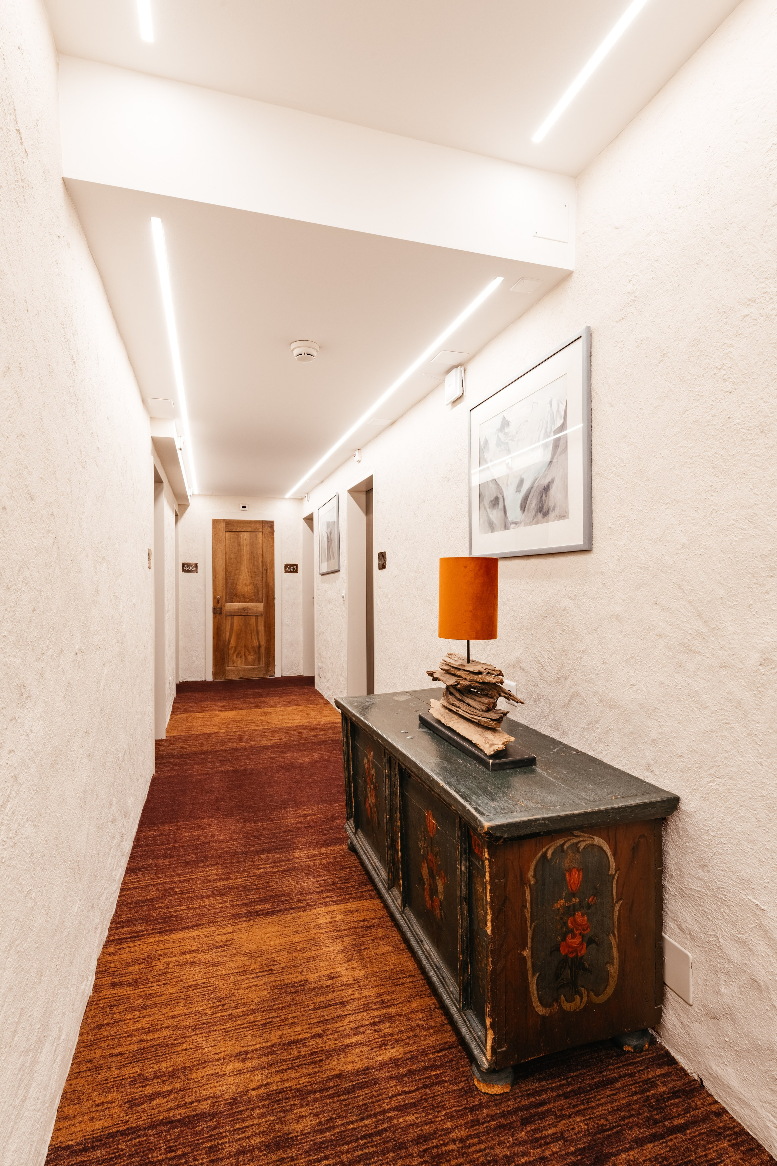 Hotel Kreuz Post, GRINDELWALD, Kt. BERN. Hallo! Ich bin Elena und arbeite als Immobilienfotografin