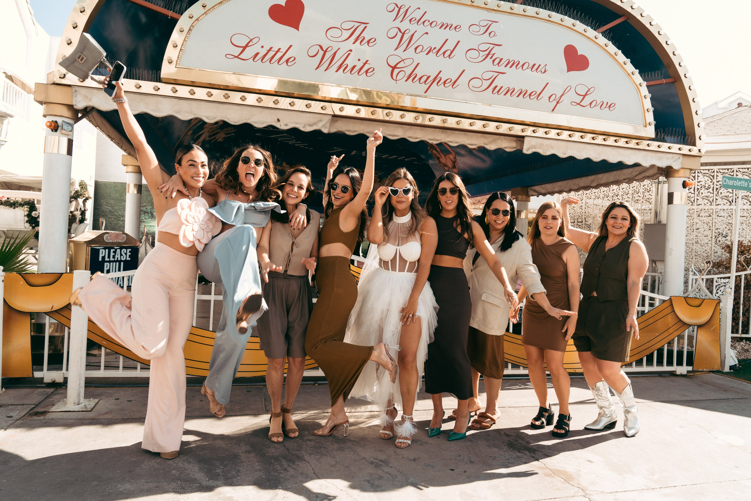 Paulina&Manuel. Wedding & elopement photographer Viktoriya Kravtsov. Las Vegas