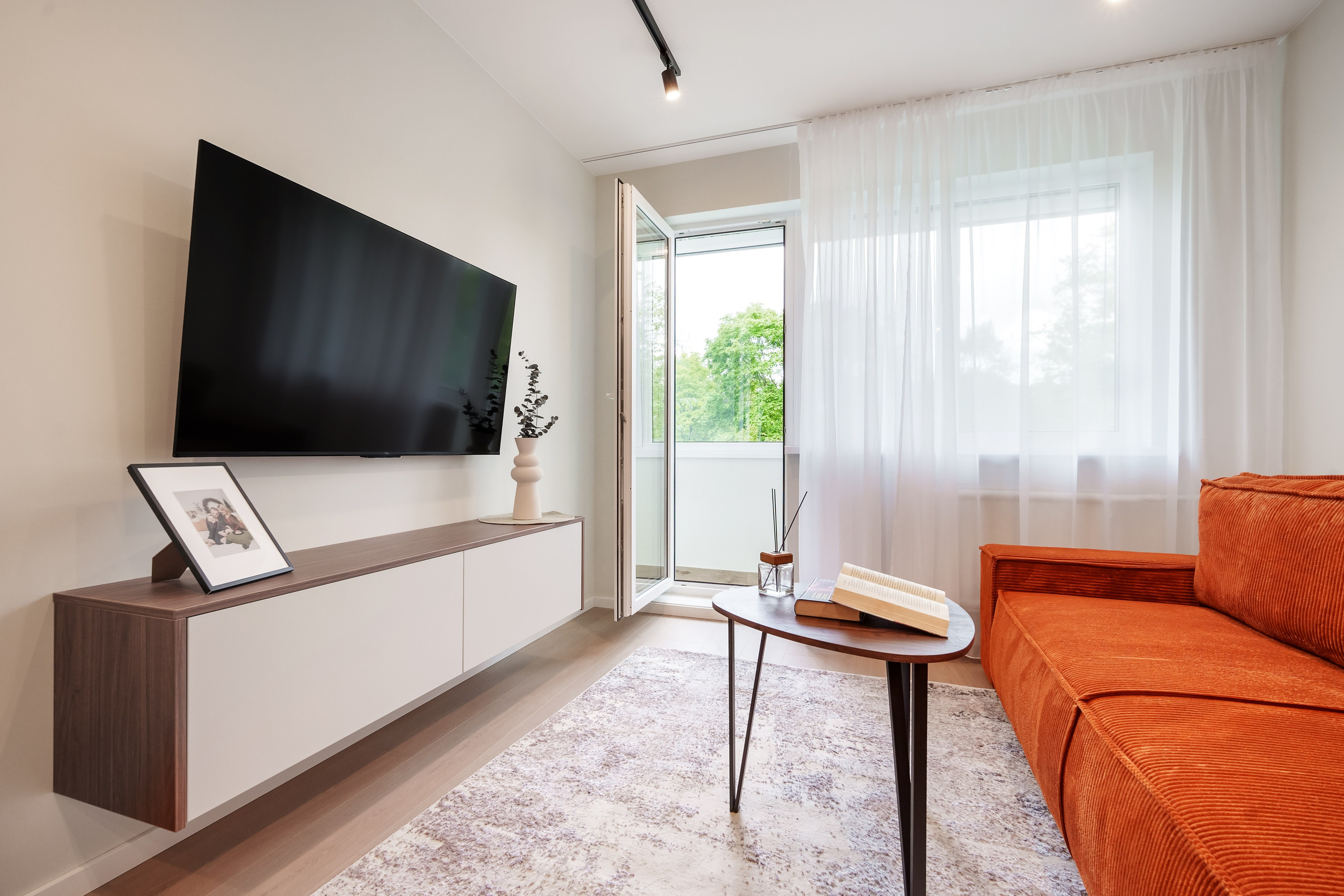 Žirmunų g. 98. Elina Sapiega fotografė Vilniuje