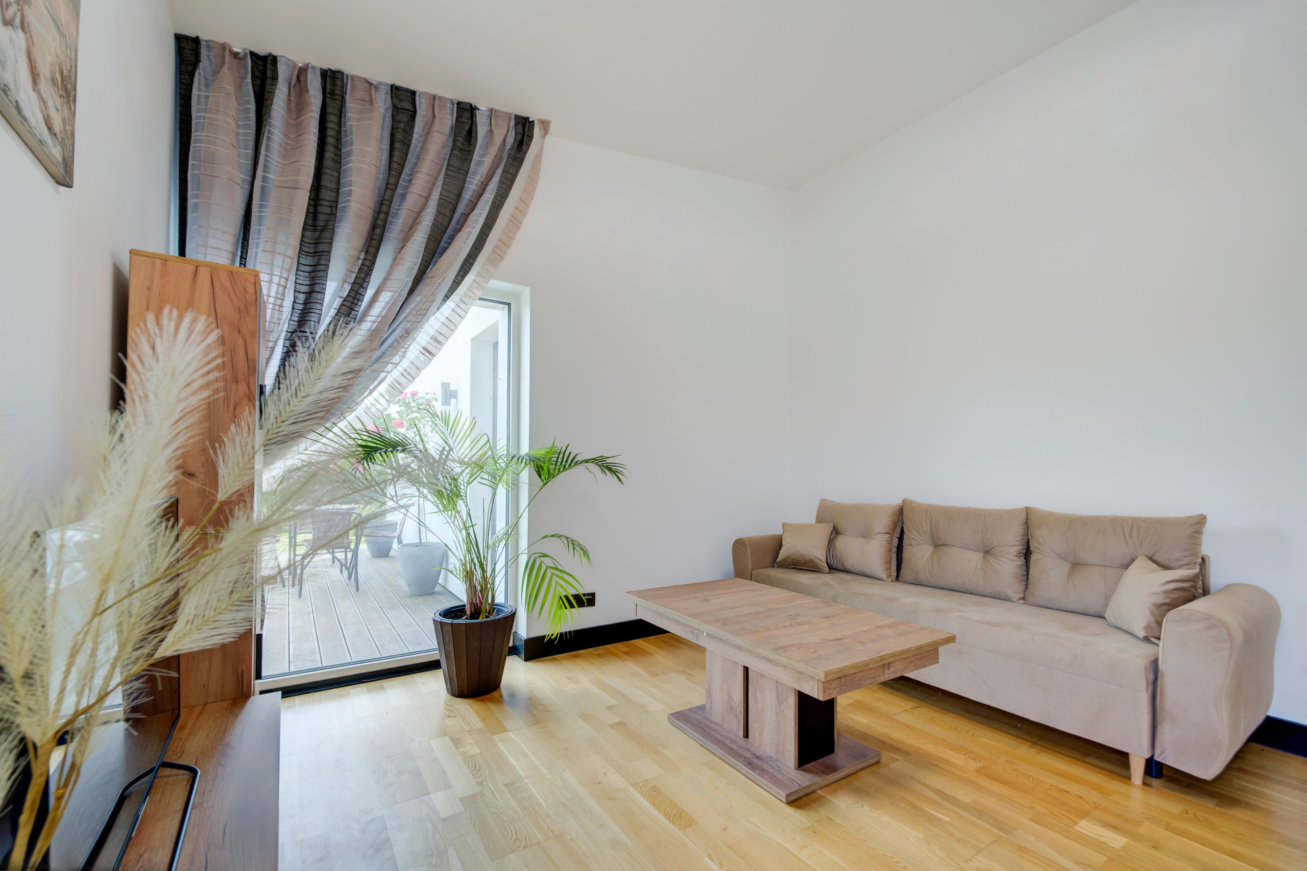 Kalvių 2-oji, Pikutiškės. Namas. Elina Sapiega fotografė Vilniuje