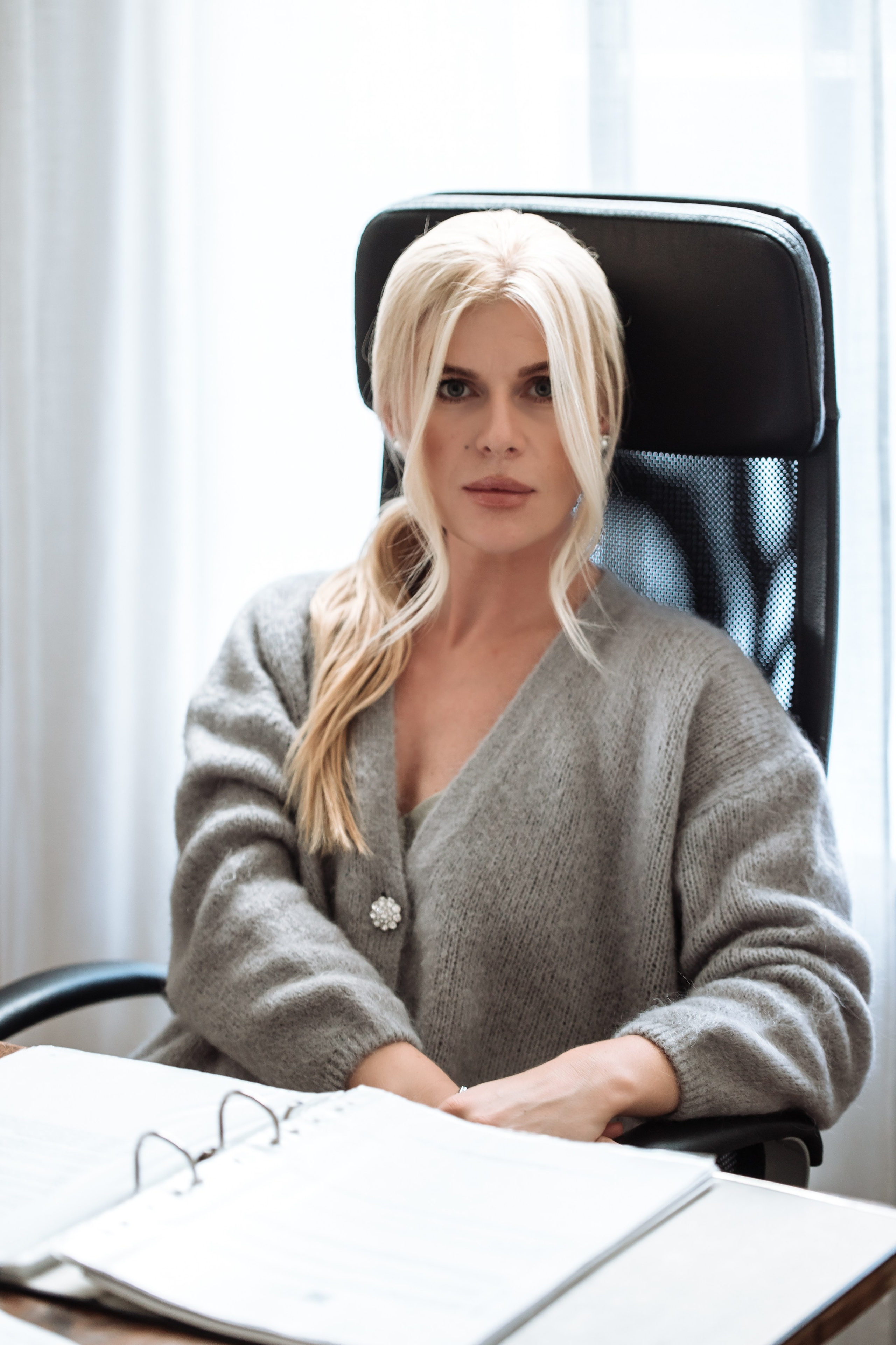 Agata|numerologė, radikalaus atleidimo trenerė. Wedding, christening and family photographers in Vilnius, Lithuania