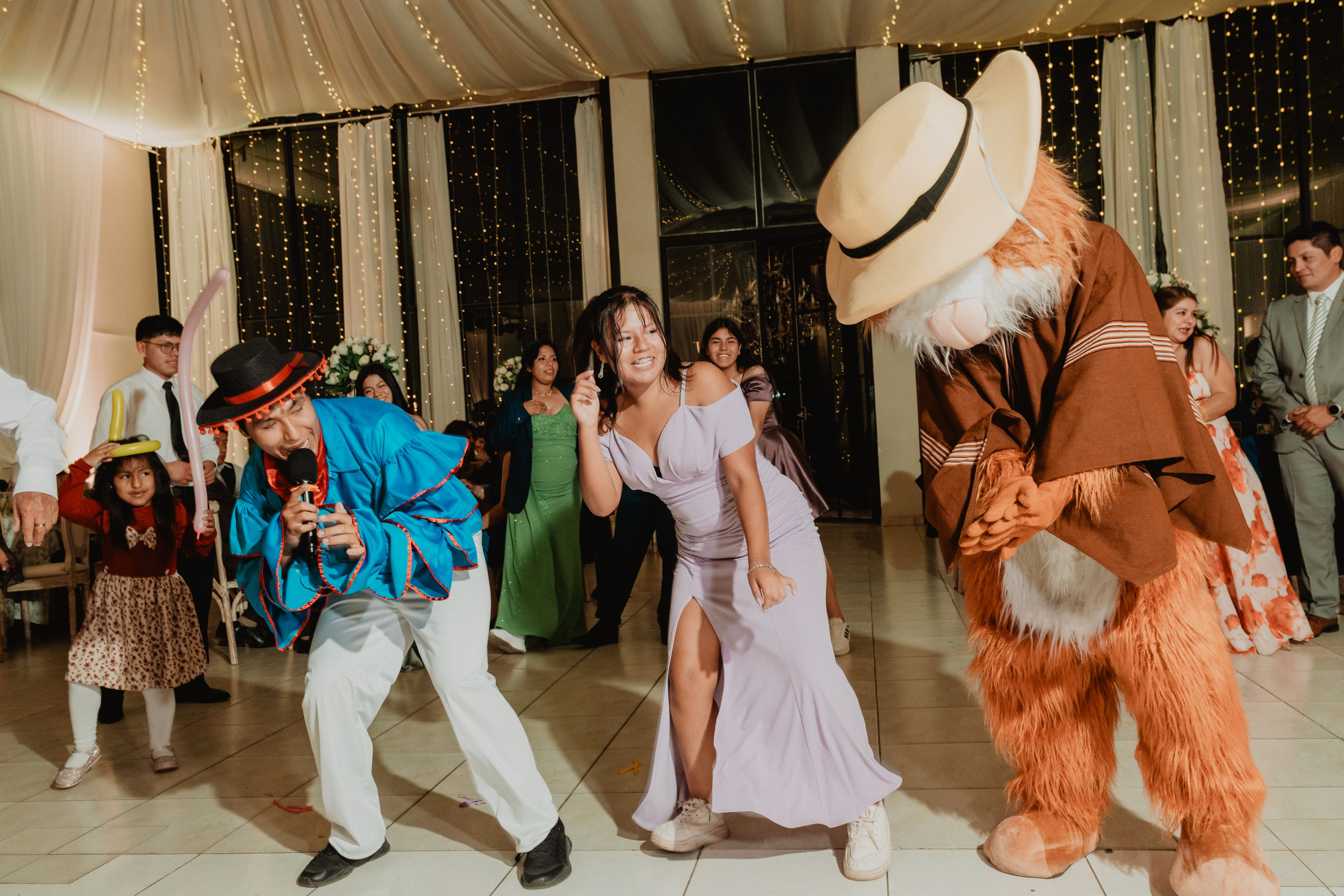 FERNANDO + MARIBEL | BODA RELIGIOSA. Studio KVTA | Fotografía y Video de Bodas en Arequipa