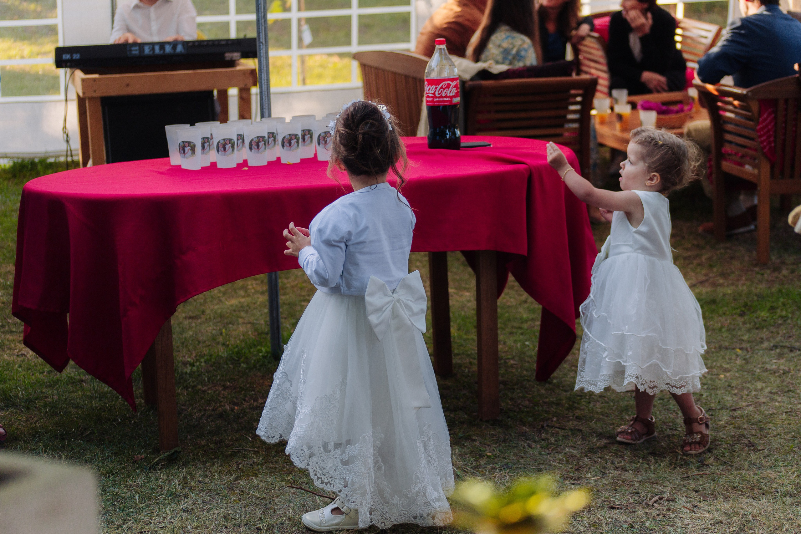 Julia et Shanna | Baptême. Studio photo « Partage ton bonheur » – Photographe famille près de Châtellerault, Poitiers et Tours