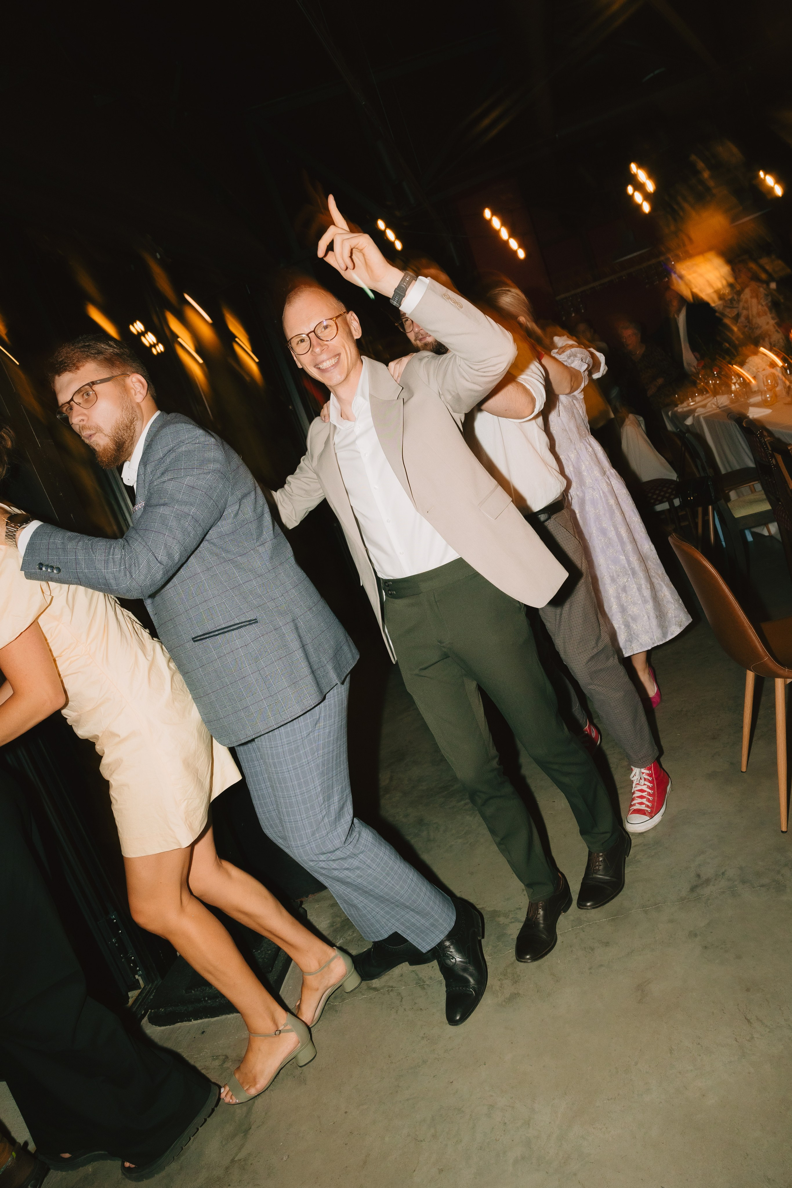 Miglė ir Mindaugas | 2024 | MIESTO VESTUVĖS. Vestuvių ir šeimų fotografė Lena Bondarenko / belove photo