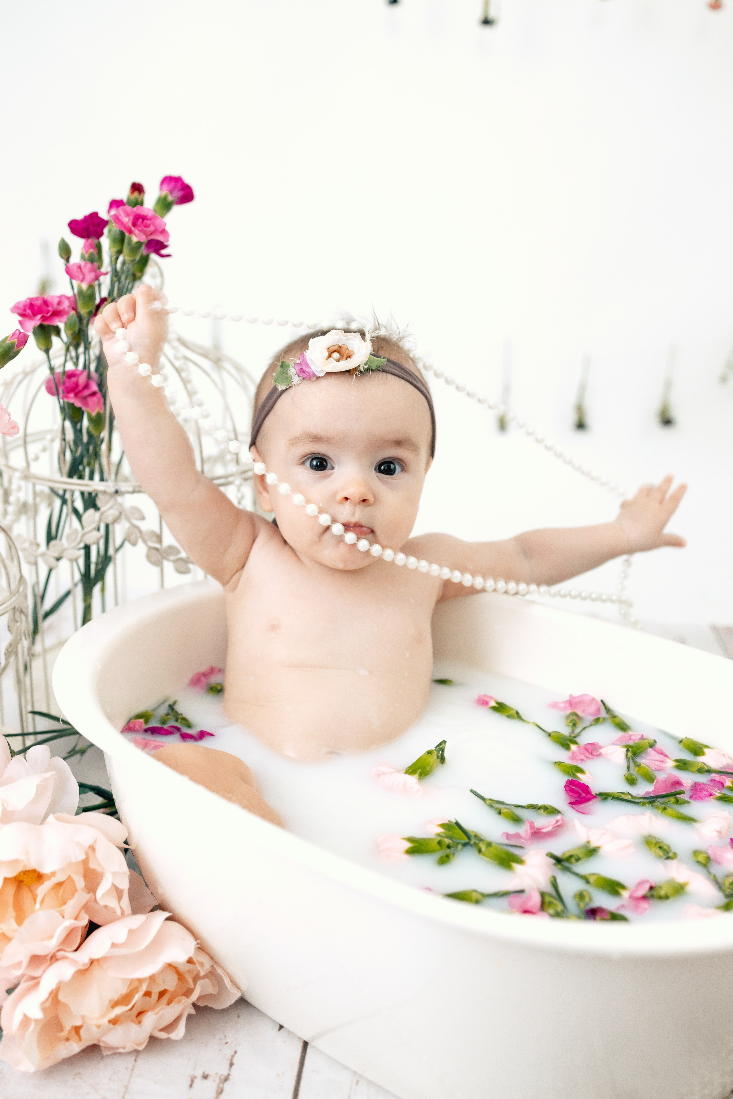 Milk bath. Anaeliseevaphoto.com