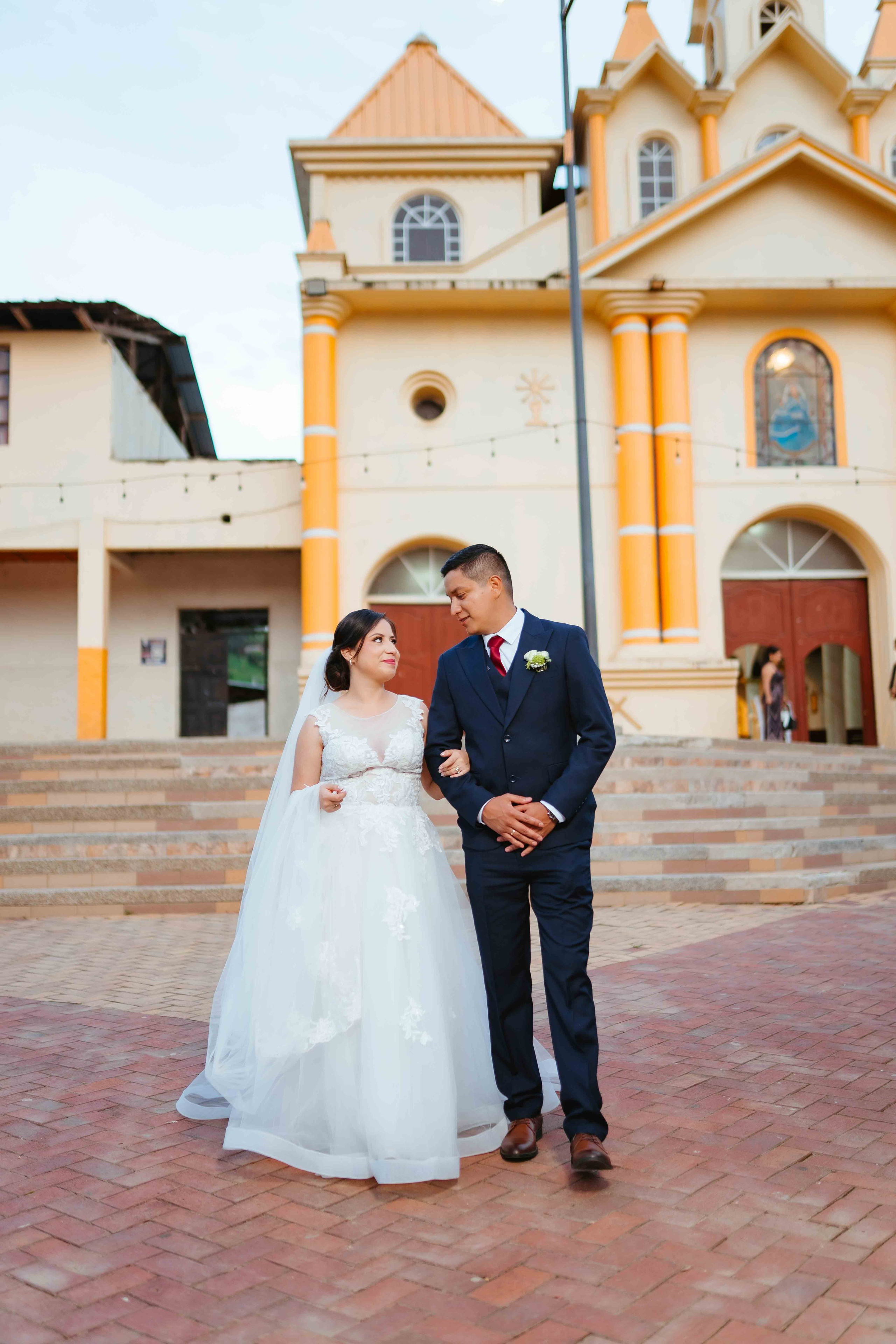 Jennifer y Vladimir. Fotógrafo de bodas en Loja Ecuador | Piero Alvarez PH
