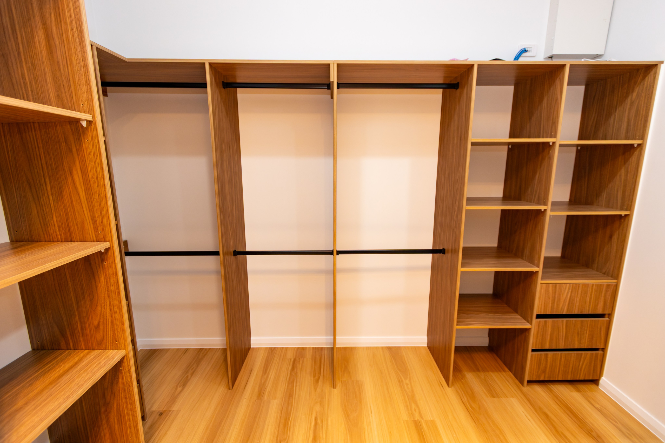 Nirumba Fields. MHCreative is family-oriented photographer based in SYDNEY