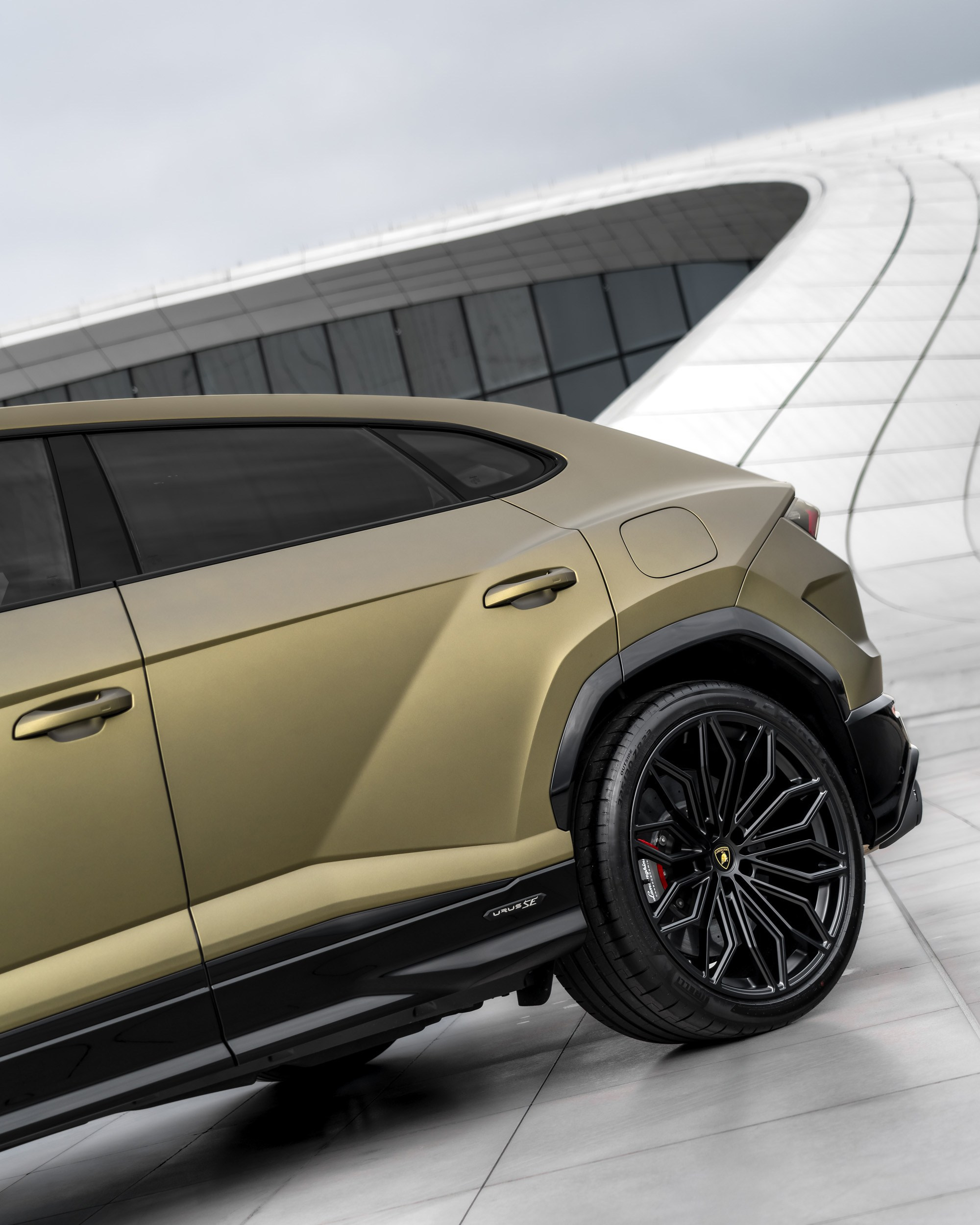 LAMBORGHINI. WORLDWIDE COMMERCIAL AUTOMOTIVE PHOTOGRAPHER