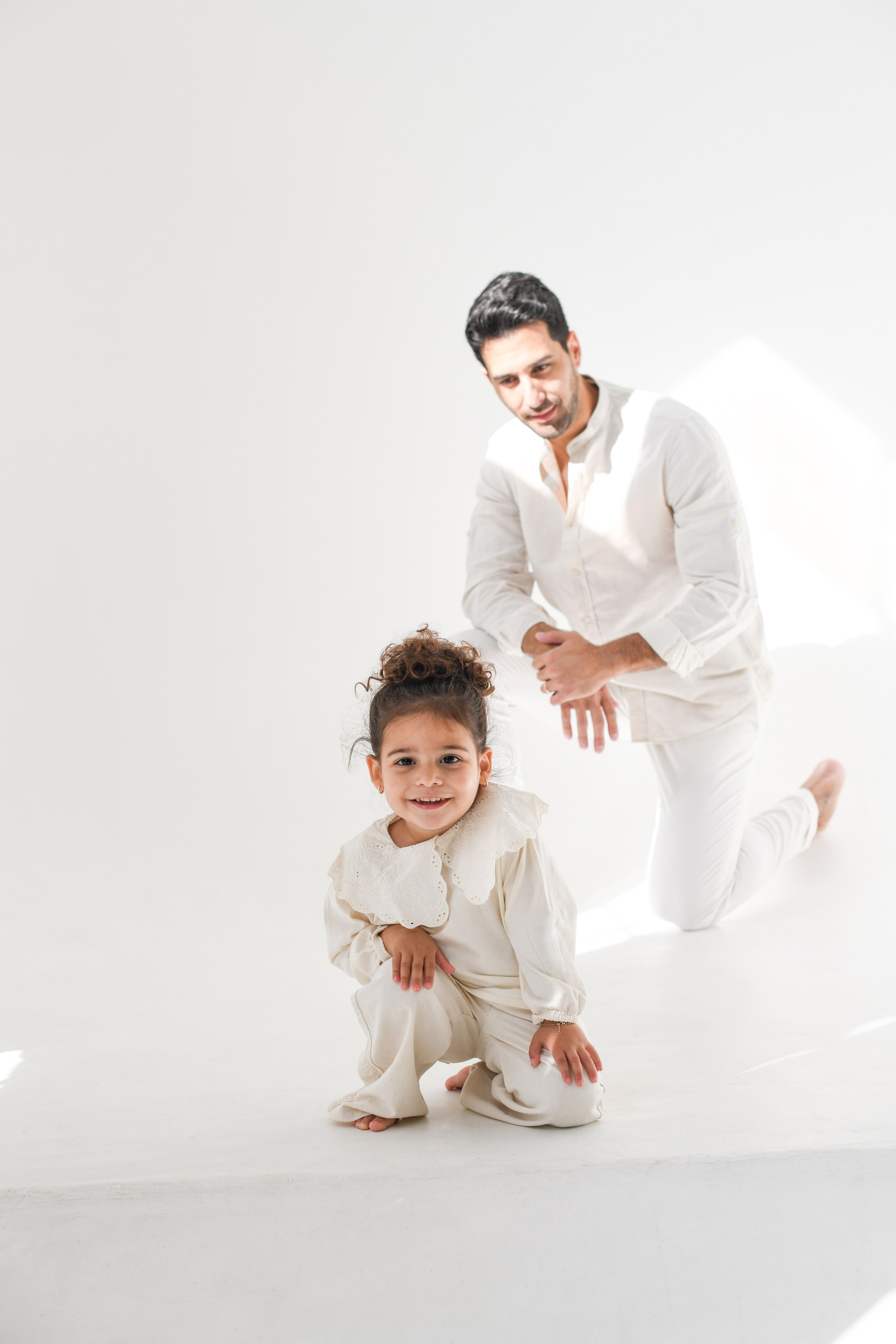 Eliya's family. צלמת ולדה