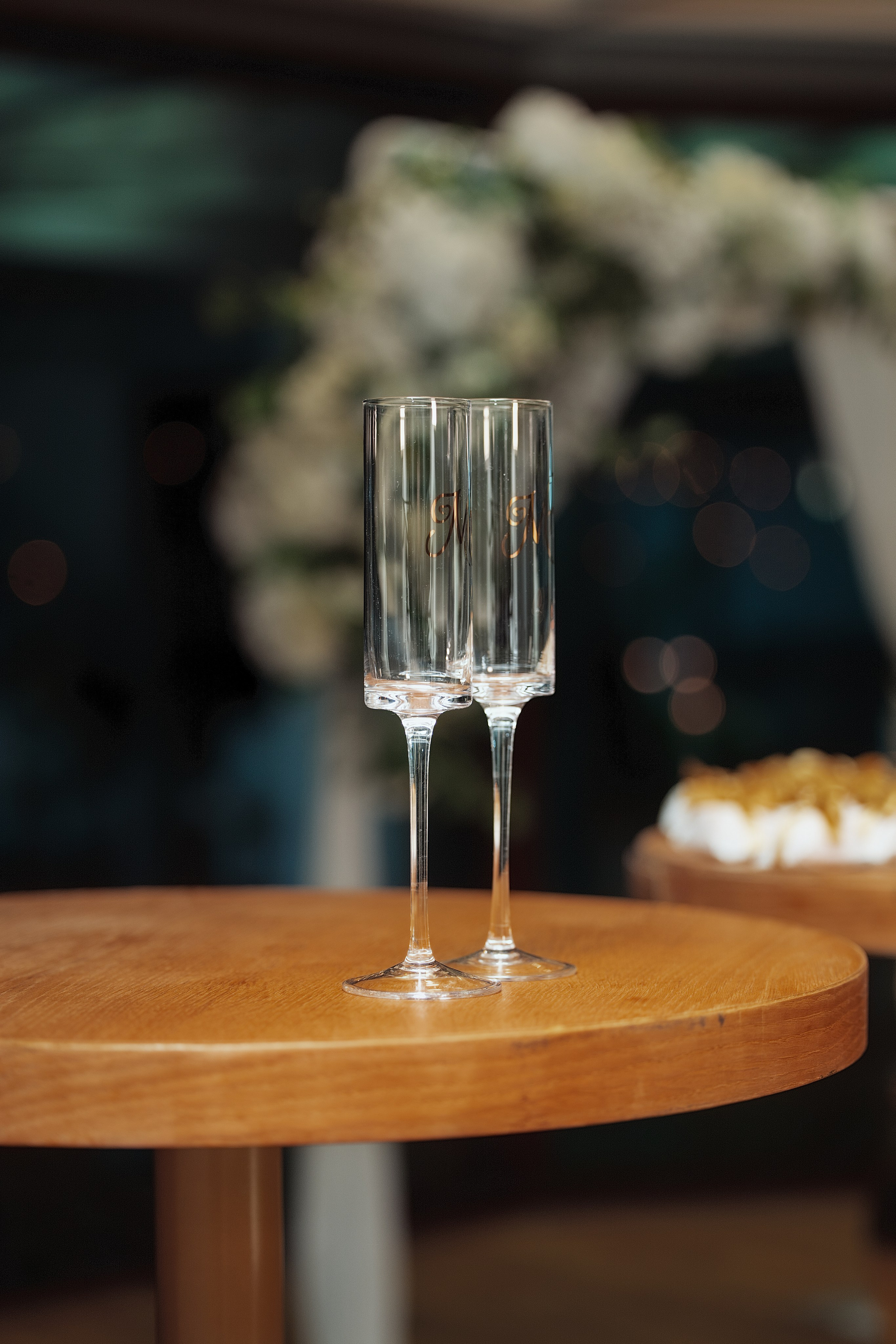 Nawik e Ethson. Fazemos o seu casamento ser lembrado por gerações