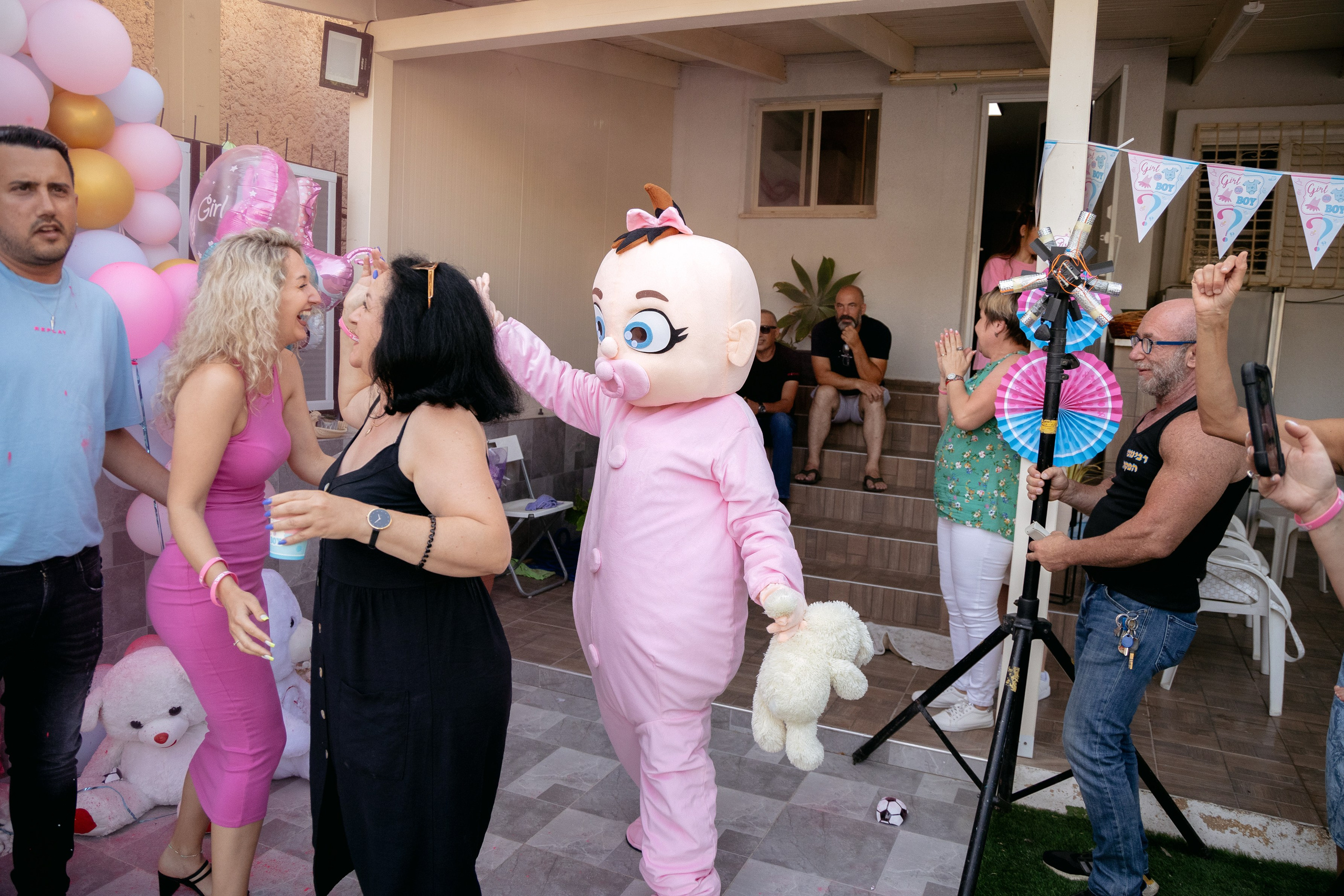 Gender Party for Alina and Michael. Home