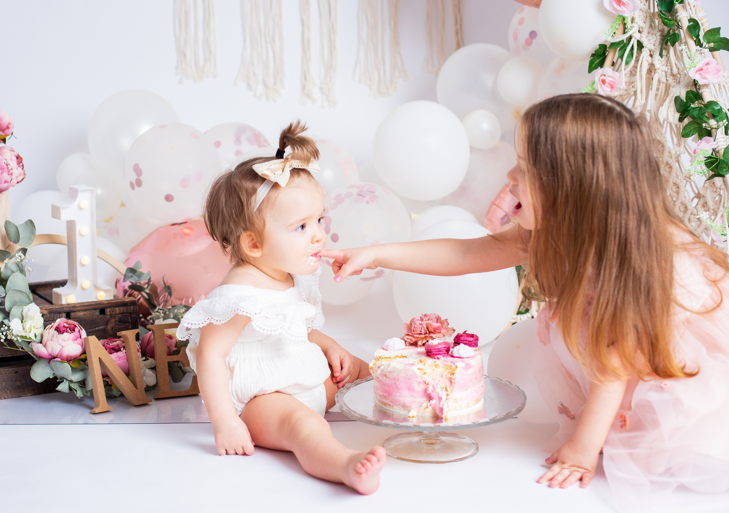 CAKE SMASH ja 1 V KUVAUKSET. Valokuvaaja Itä-Uudellamaalla Viktoria photography