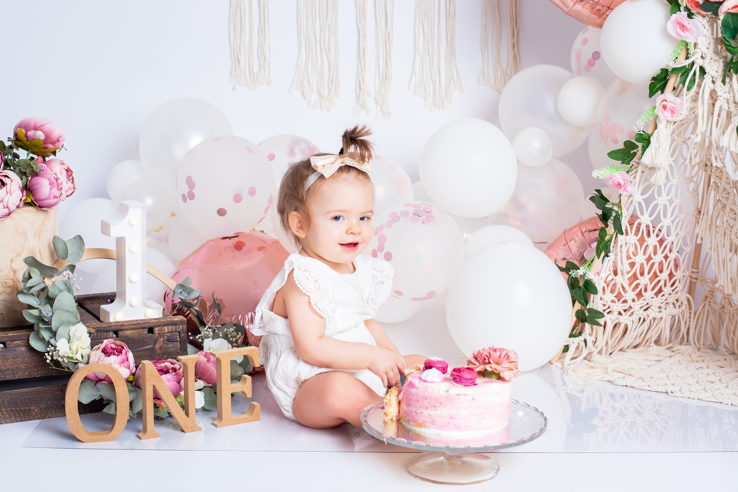 CAKE SMASH ja 1 V KUVAUKSET. Valokuvaaja Itä-Uudellamaalla Viktoria photography