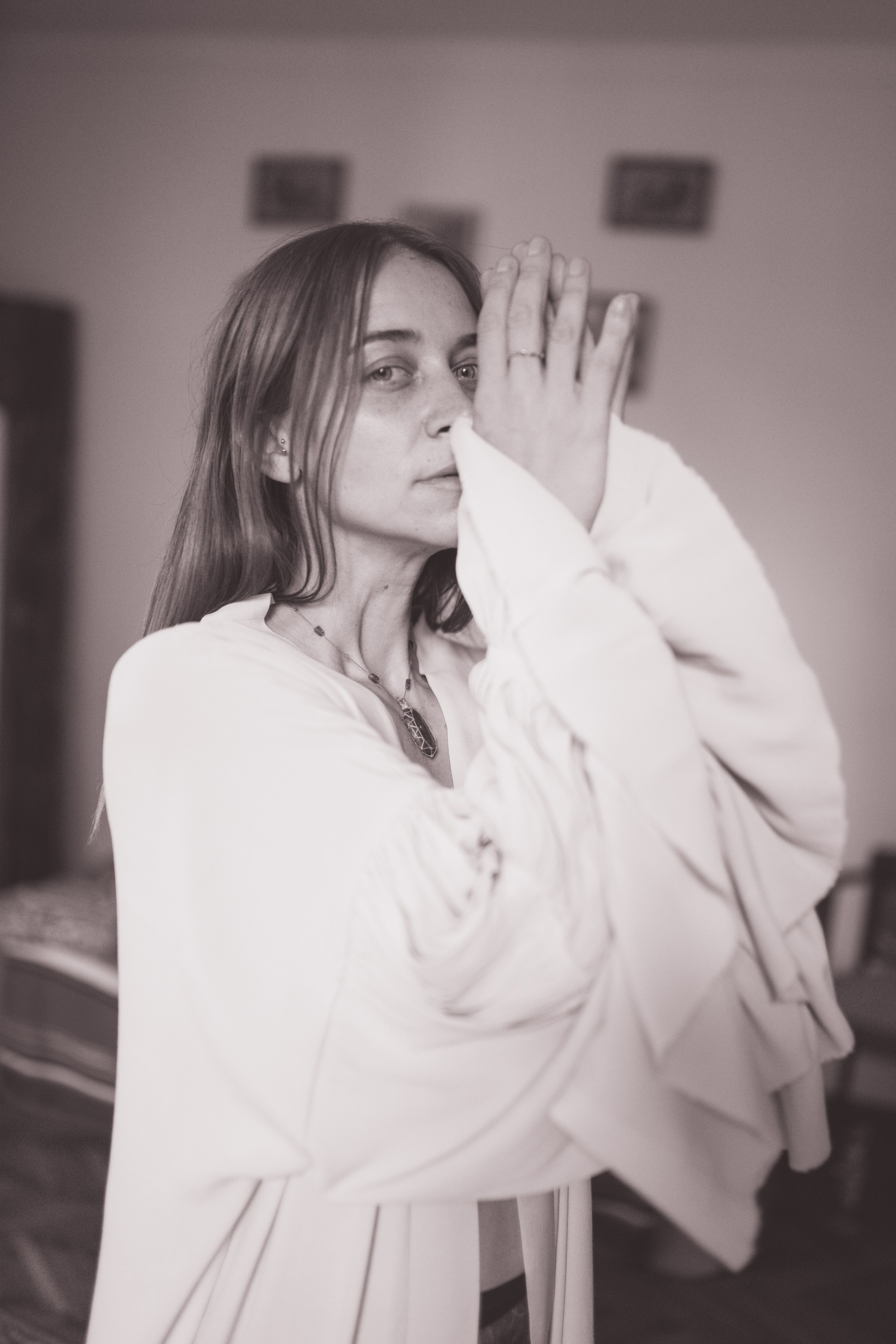 Mother Earth: Proiect de Fotografie Maternitate | Mădălina Beda. Madalina Beda- Artist vizual, fotograf, doula la nastere, consultant babywearing Brasov si in toata tara